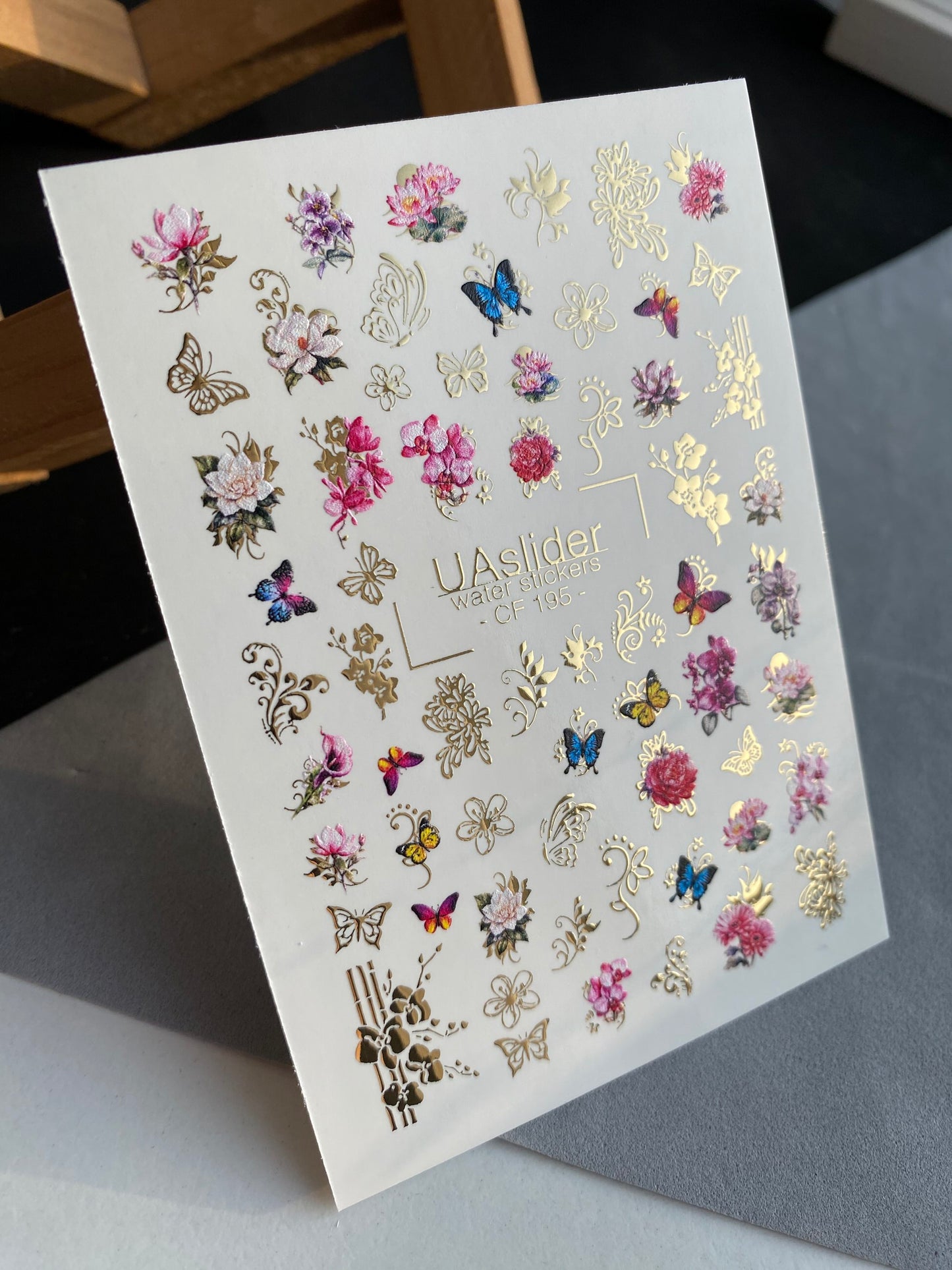 Nagel Wasserabziehbild CF-195 | Nagel Wasserabziehbilder | Blumen, Schmetterlinge & Goldene Ornamente