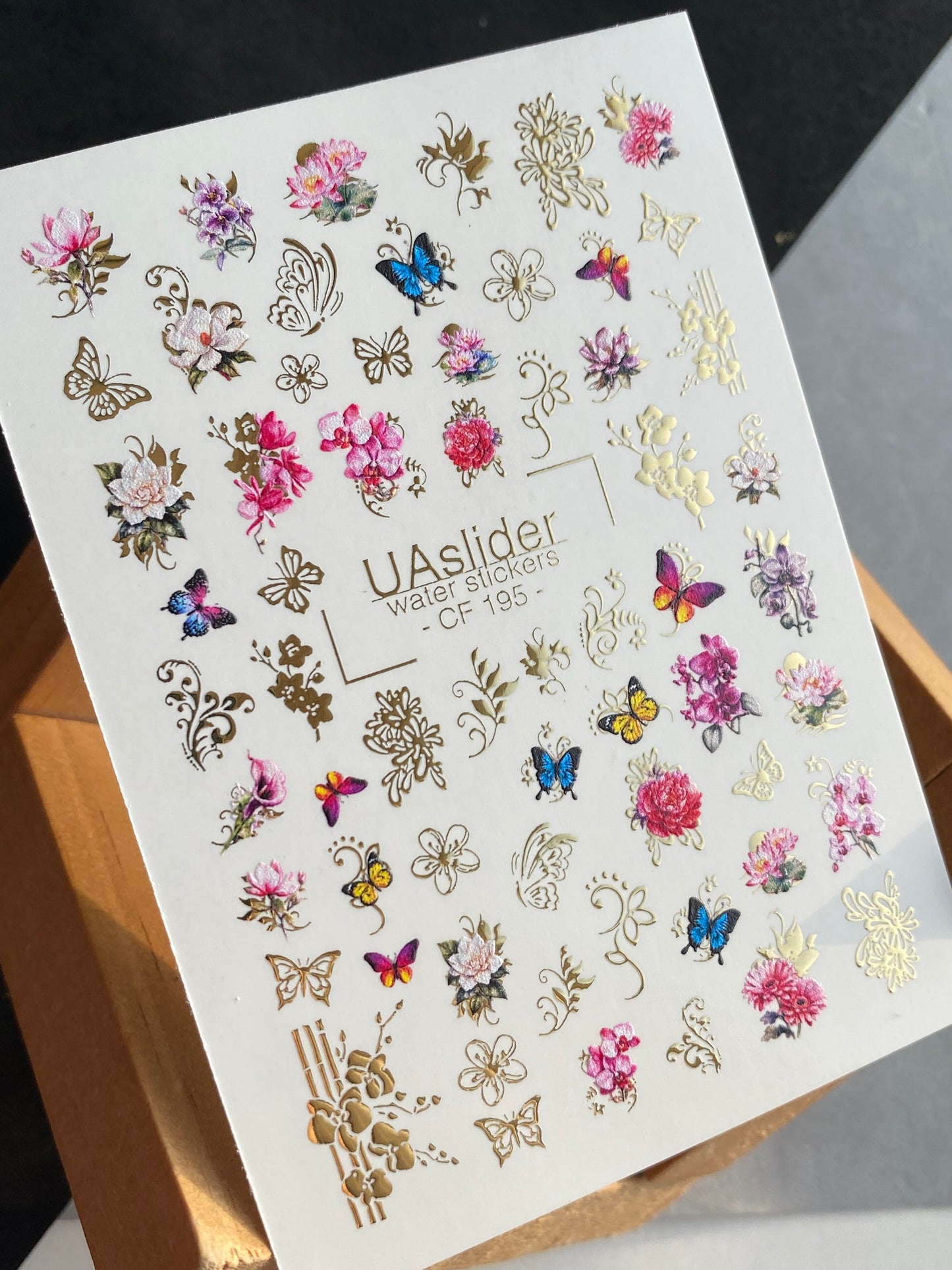 Nagel Wasserabziehbild CF-195 | Nagel Wasserabziehbilder | Blumen, Schmetterlinge & Goldene Ornamente