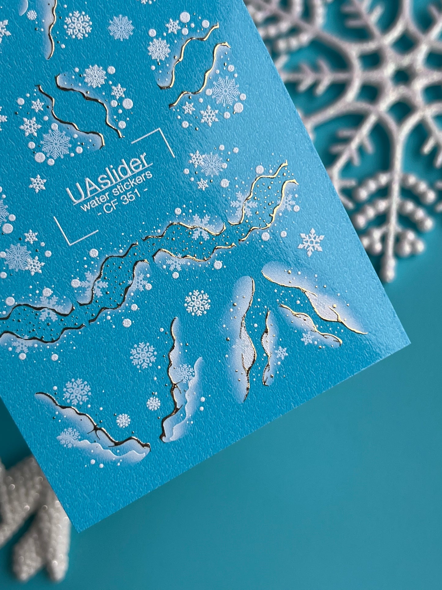 Nagel Wasserabziehbild CF-351 | Wasserfolien Nagelabziehbilder | Schneeflocken mit goldenen Winterakzenten