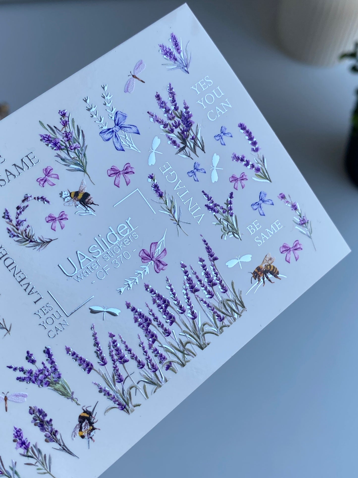 Décalcomanie d'ongles CF-370 | Décalcomanies d'ongles à glissière d'eau | Lavande, Abeilles & Papillons | Oui Vous Pouvez & Citations Vintage