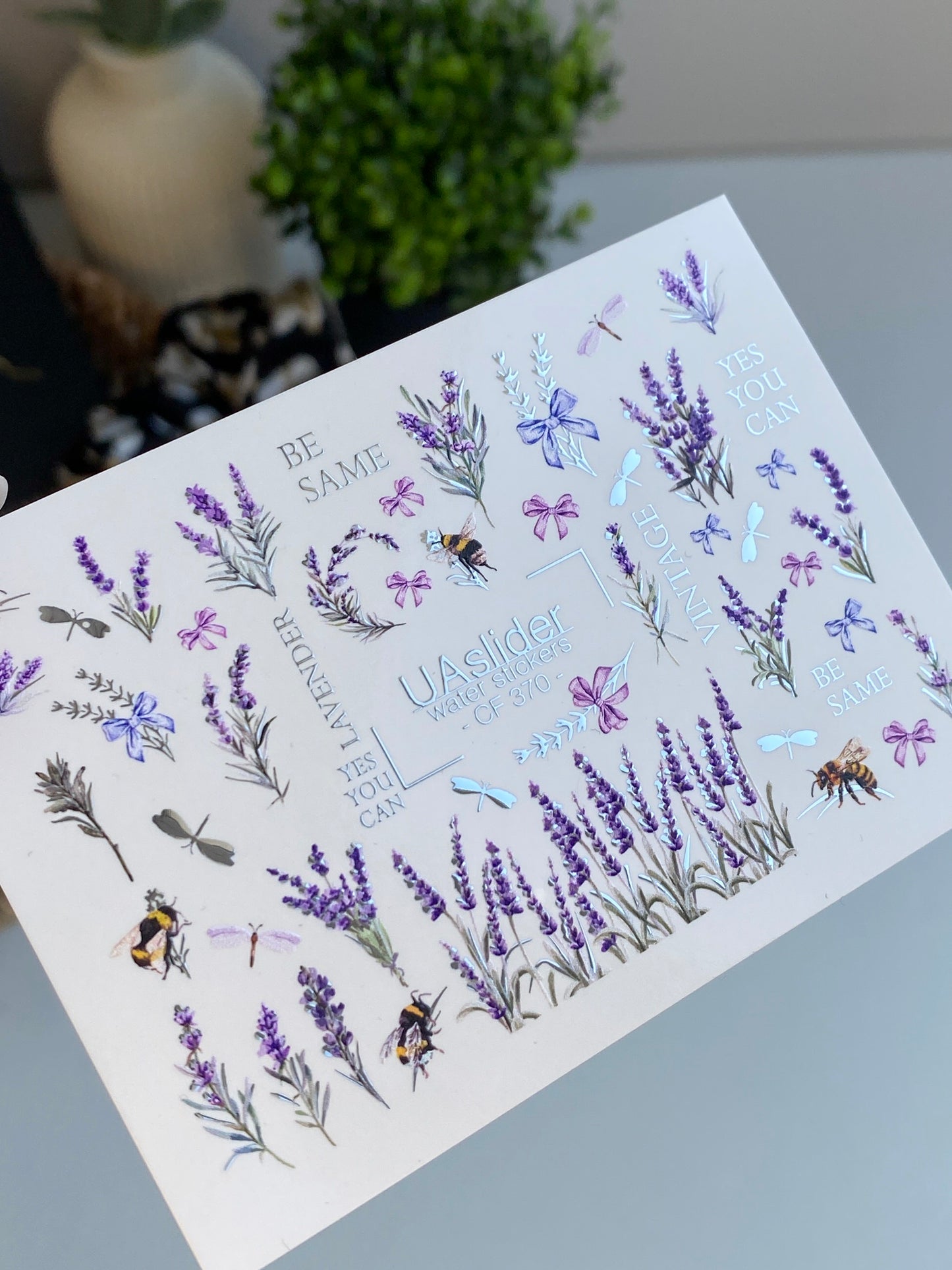 Décalcomanie d'ongles CF-370 | Décalcomanies d'ongles à glissière d'eau | Lavande, Abeilles & Papillons | Oui Vous Pouvez & Citations Vintage