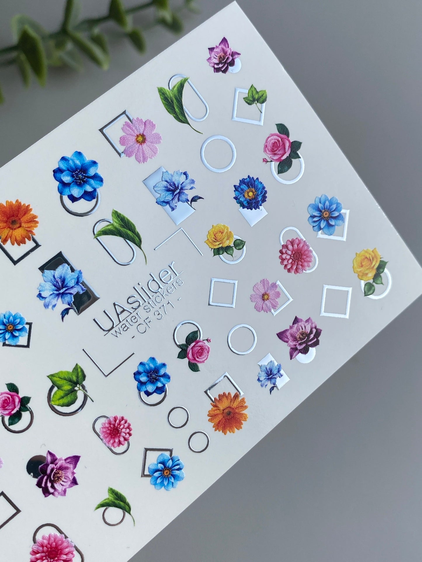 Décalcomanie d'ongles à l'eau CF-371 | Décalcomanies à glisser sur l'eau pour ongles | Fleurs colorées avec formes géométriques | Art floral d'été pour ongles