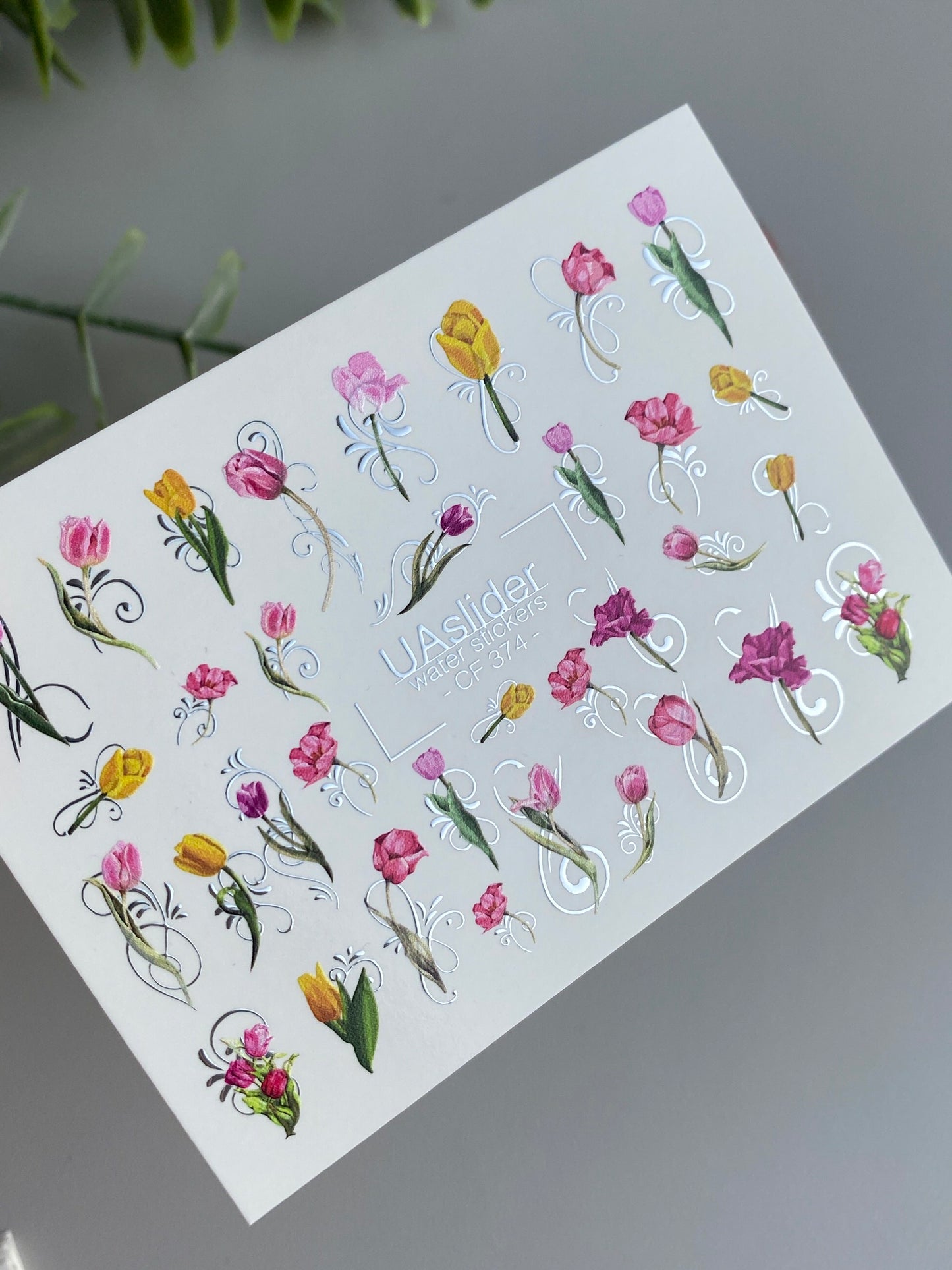 Décalcomanie d'ongle CF-374 | Décalcomanies à glissière d'eau pour ongles Tulipe | Motifs floraux de printemps