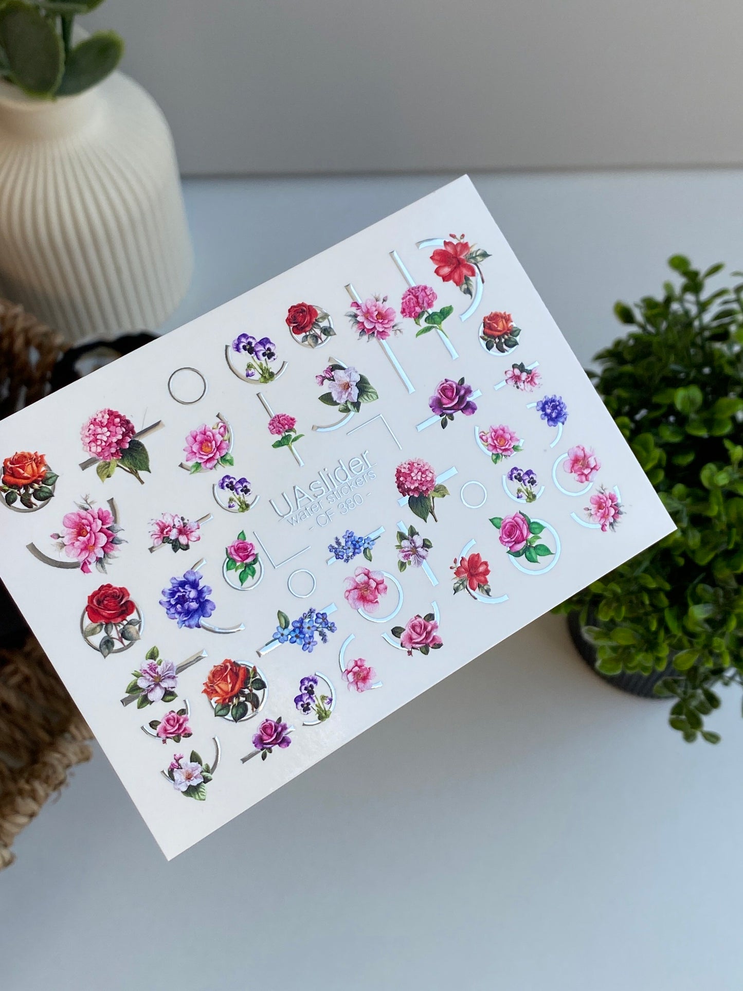 Nagel Wasserabziehbild CF-380 | Rosenwasser Foliennagelabziehbilder | Florale Designs mit geometrischen Akzenten