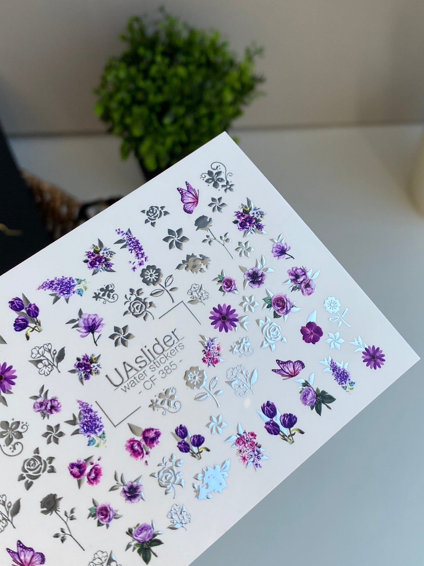 Décalcomanie d'eau pour ongles CF-385 | Décalcomanies d'eau pour ongles à glissière florale violette | Roses, lavande et papillons