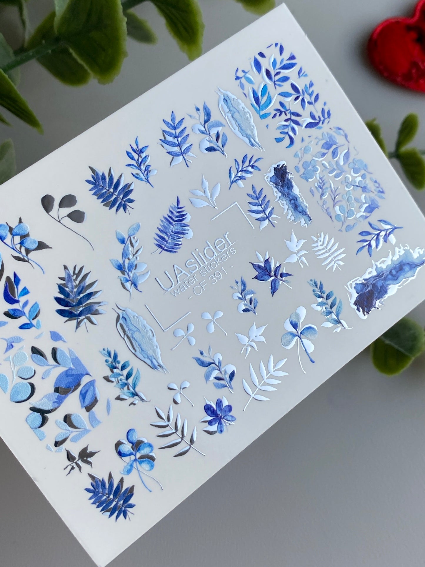 Décalcomanie d'ongles CF-391 | Décalcomanies à glissière d'eau feuille bleue pour ongles | Branches botaniques et design minimaliste