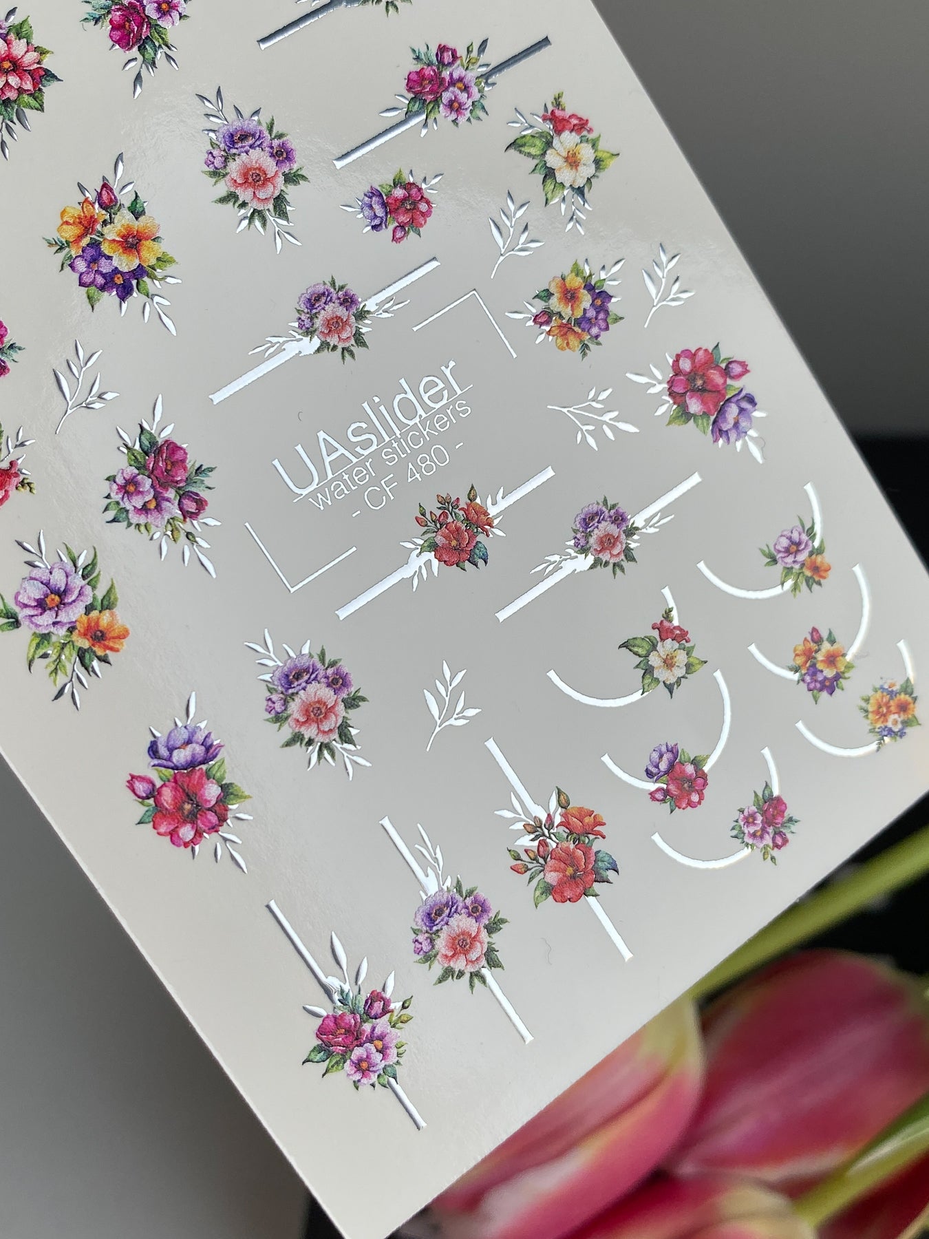 Nagel Wasserabziehbild CF-480 | Bunte Florale Nagel Wasserabziehbilder | Helle Blumen mit Minimalistischen Linien