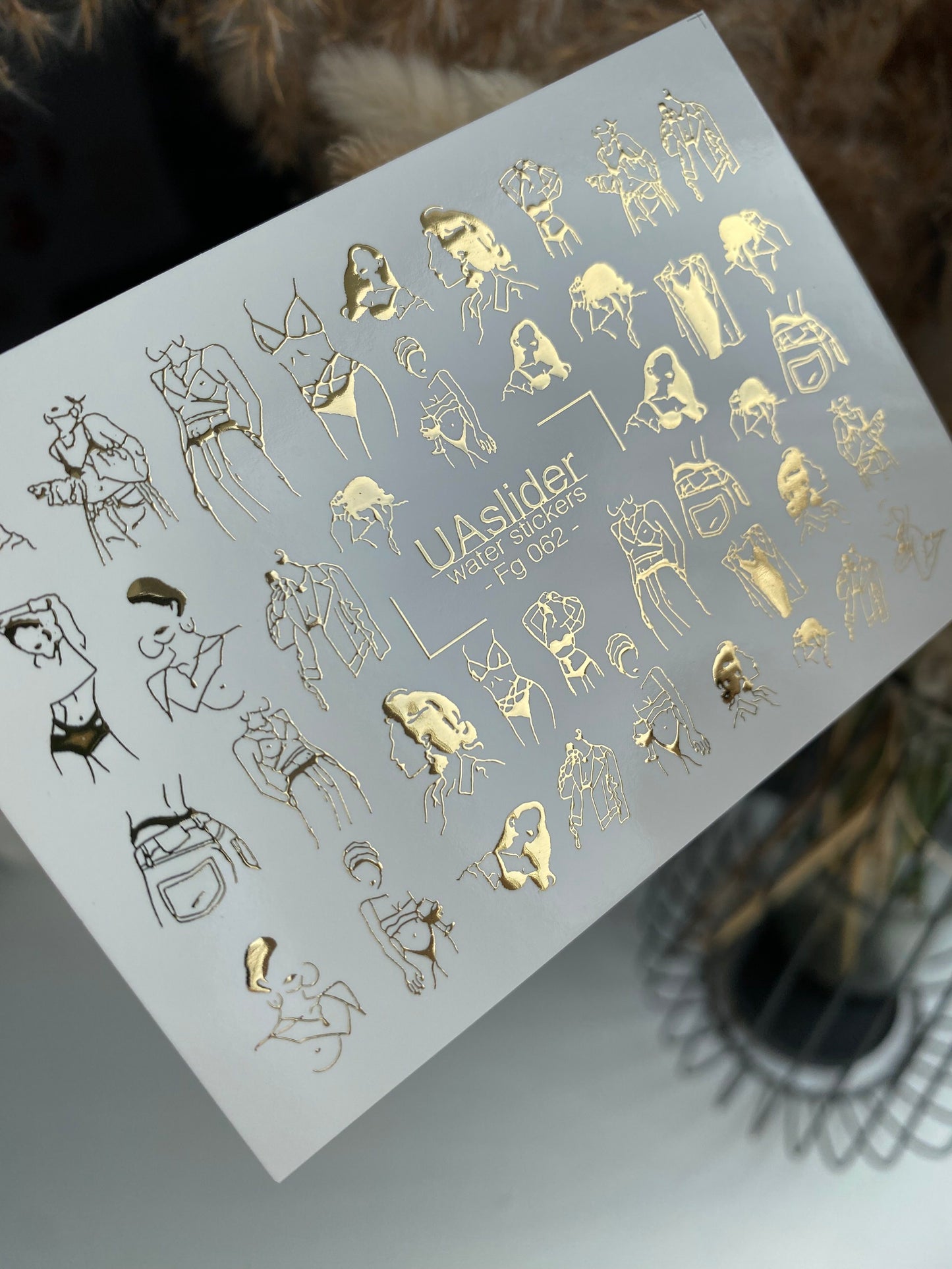 Nagel Wasserabziehbild Fg-062 | Goldfolie Wasserabzieh-Nagelaufkleber | Modische Skizzenfiguren