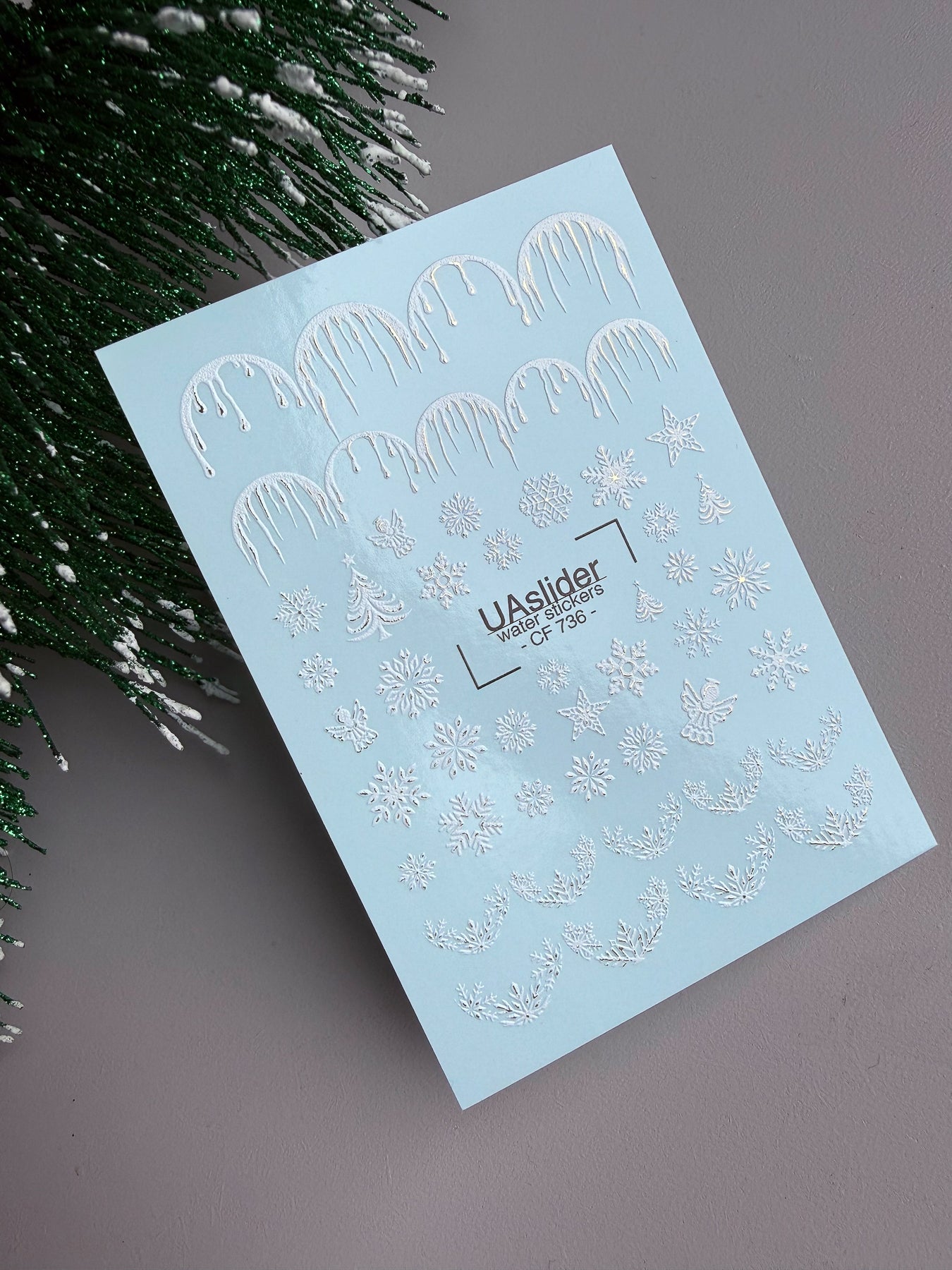 Adesivo para Unhas CF-736 | Adesivos para Unhas Deslizantes na Água | Design de Flocos de Neve Prateados e Pingentes de Gelo