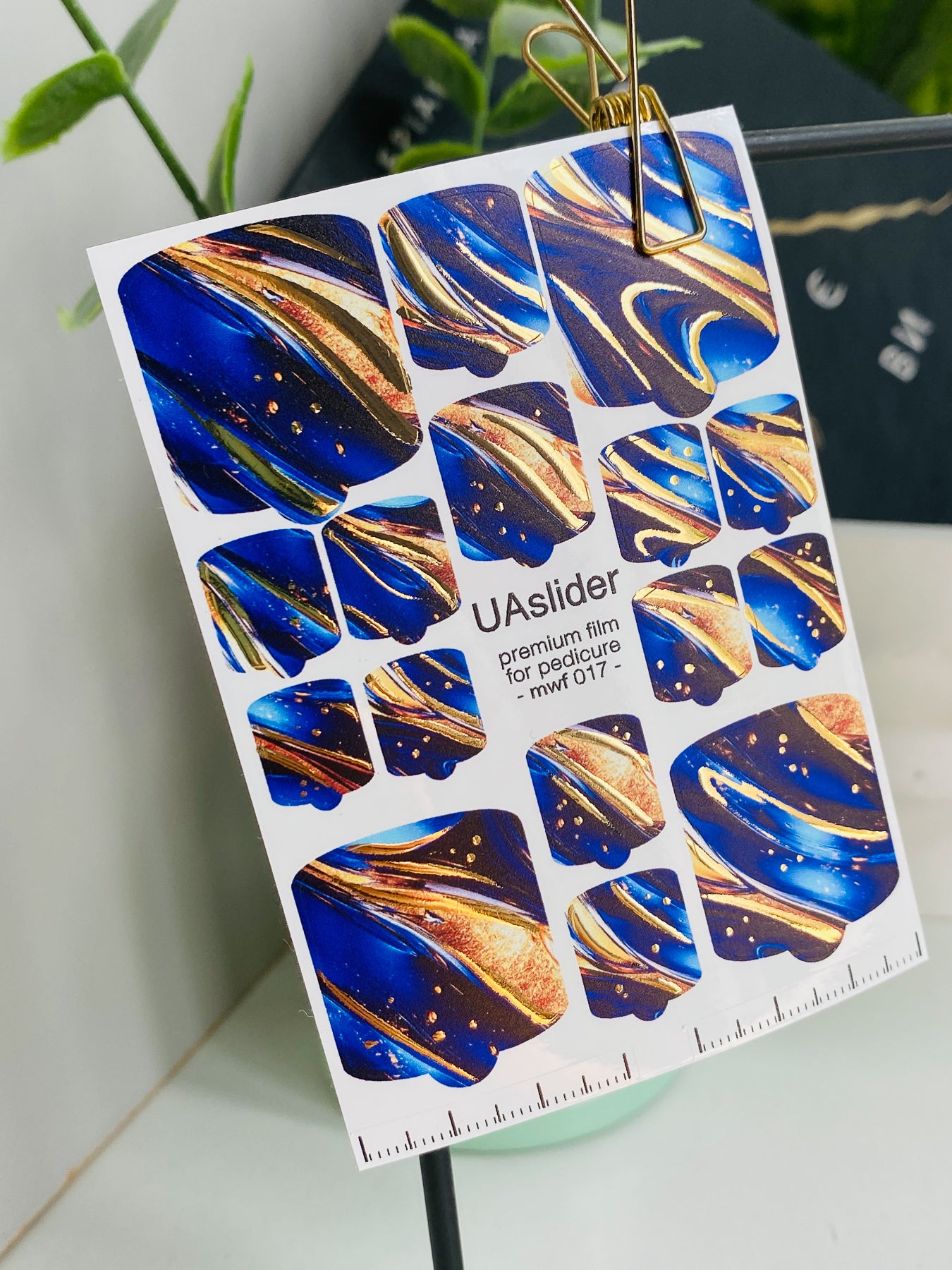 Pediküre Nagelfolien mwf-017 | Nagelfolien für Pediküre | Tiefblauer Marmor mit Goldfolie