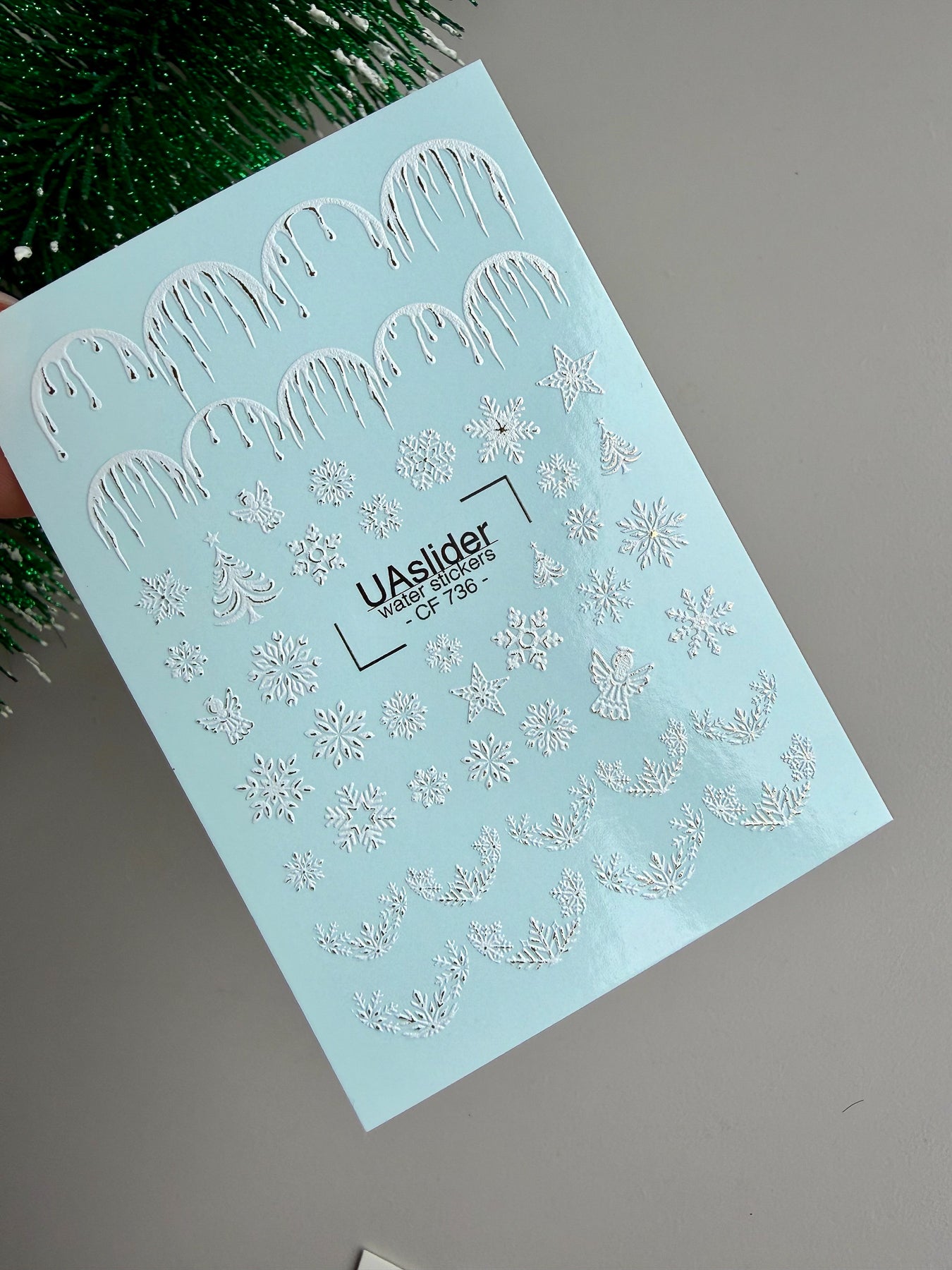 Adesivo para Unhas CF-736 | Adesivos para Unhas Deslizantes na Água | Design de Flocos de Neve Prateados e Pingentes de Gelo