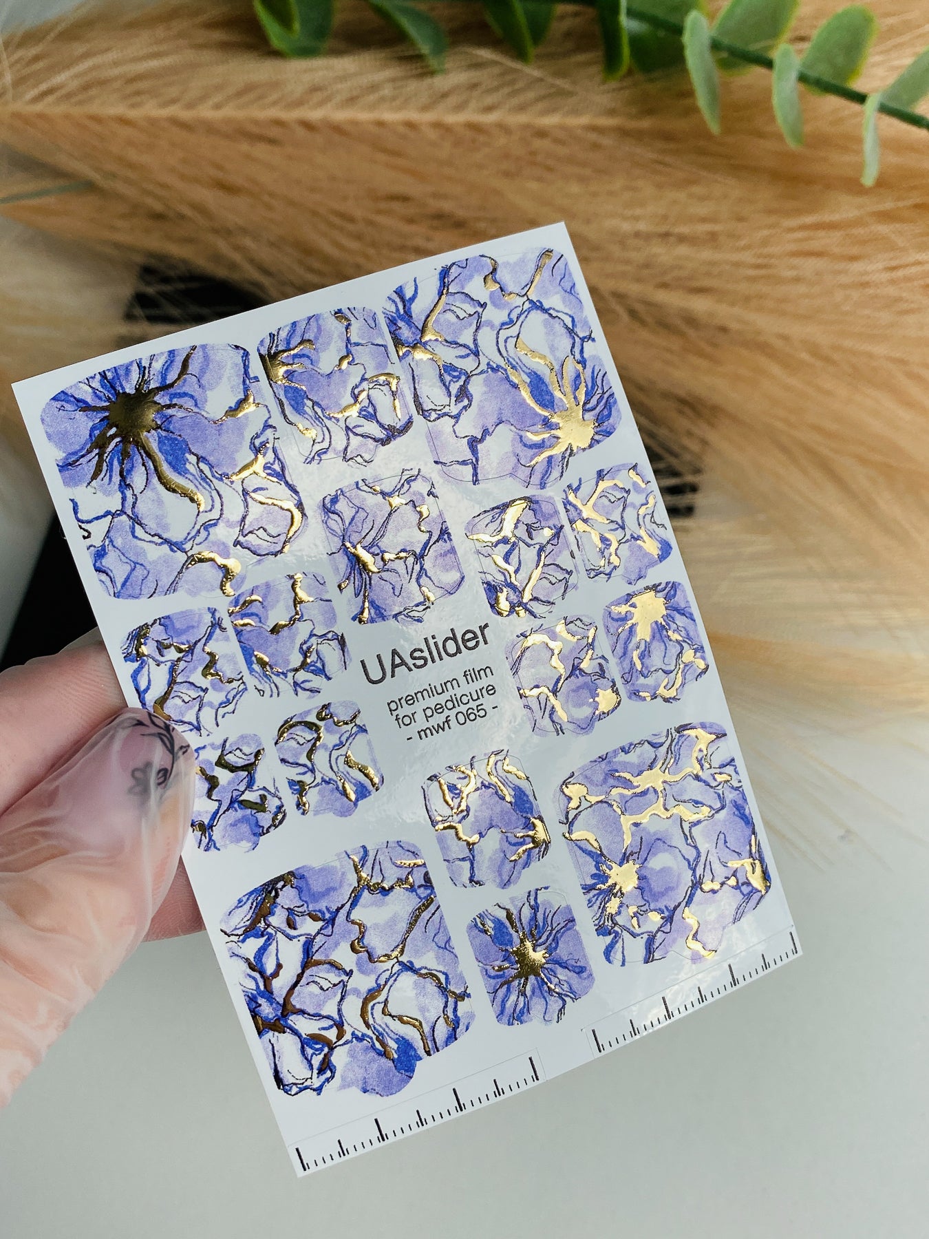 Pediküre Nagelfolien mwf-065 | Nagelfolien für Pediküre | Lavendel Blumenmuster mit Goldfolie