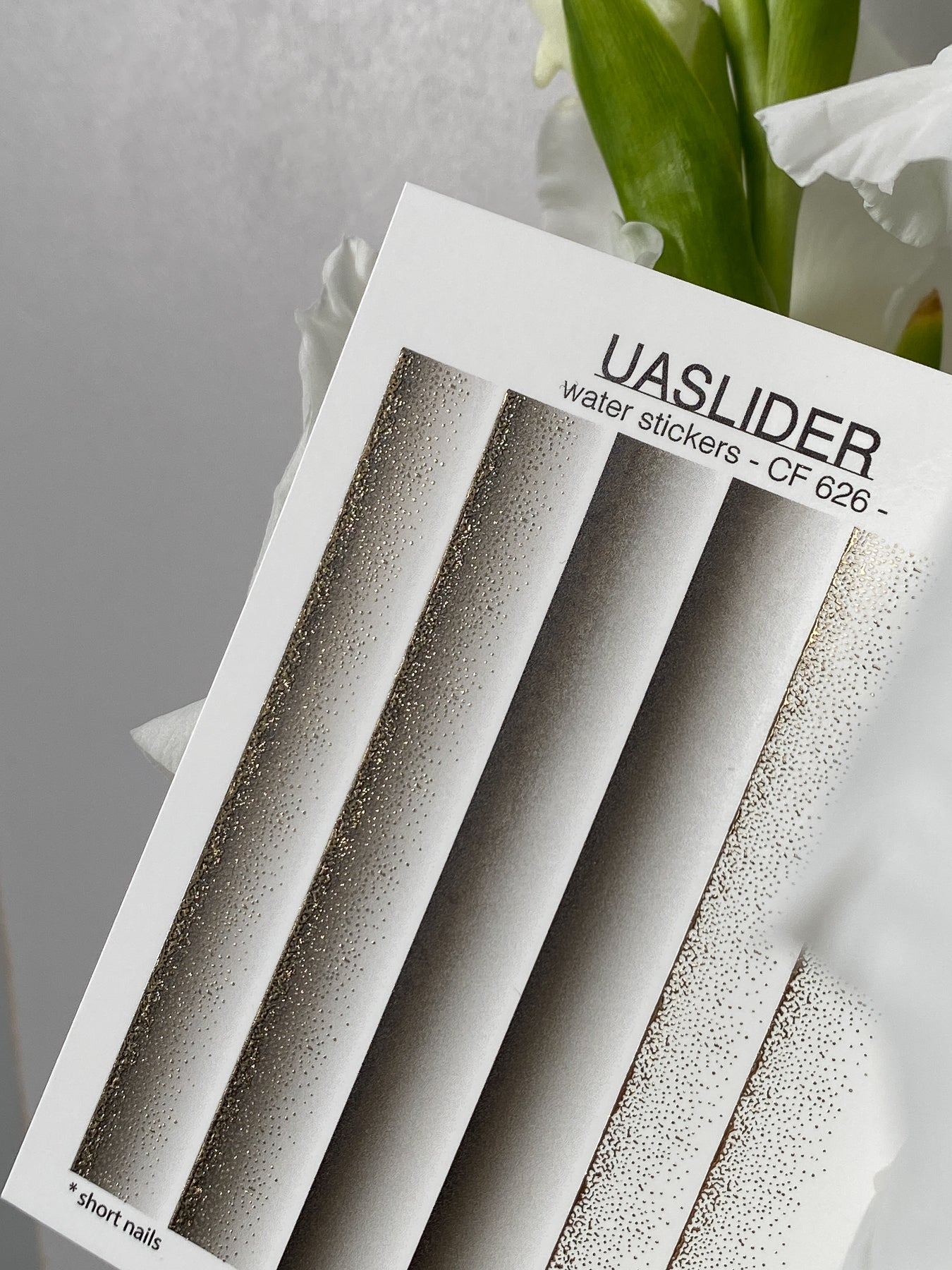 Calcomanía de agua para uñas CF-626 | Calcomanías de uñas con deslizamiento de agua degradado | Ombre gris con brillo dorado