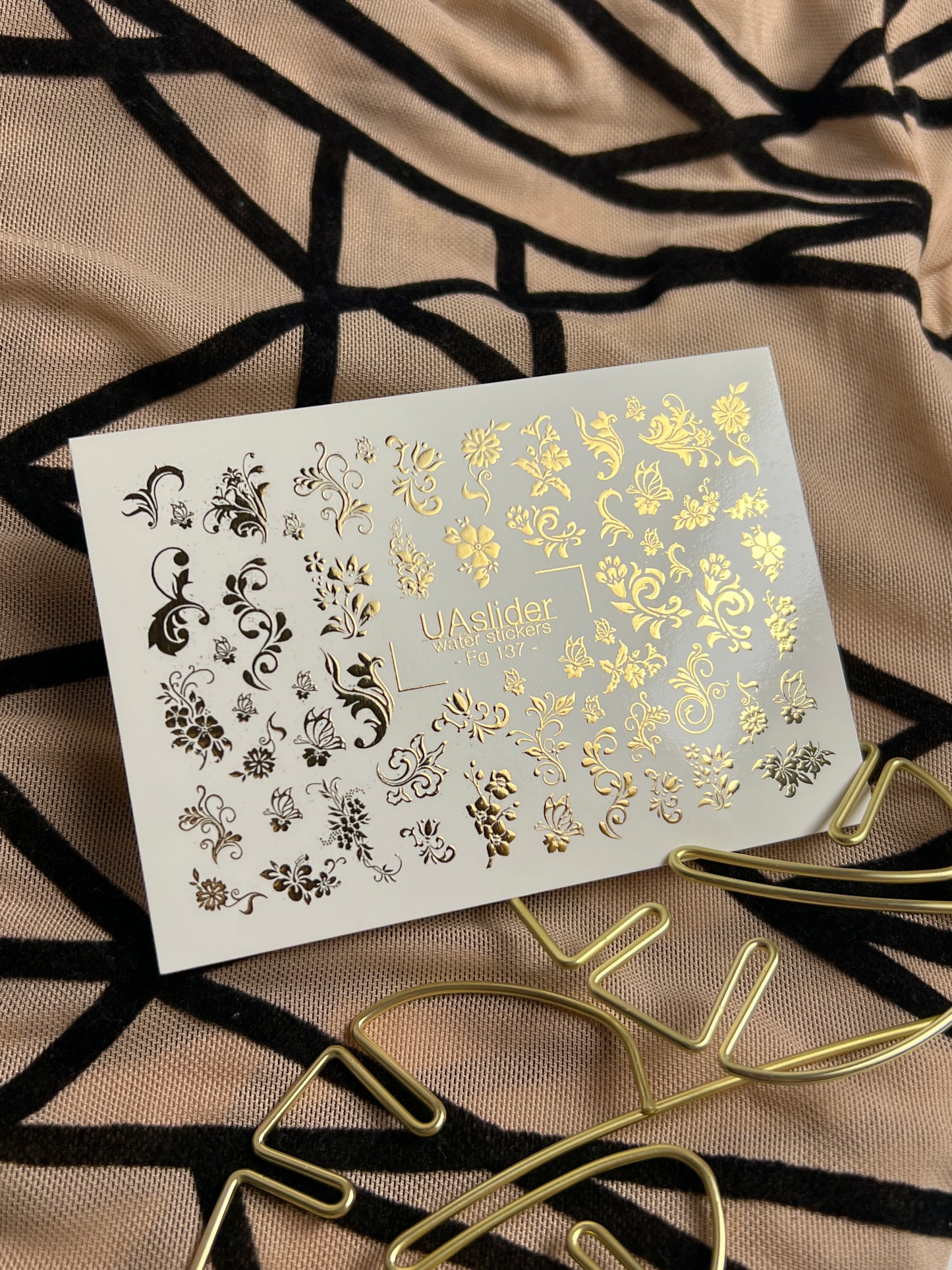 Adesivo de Água para Unhas Fg-137 | Adesivos Deslizantes para Unhas com Ornamentos Florais Dourados | Arte de Unhas Elegante