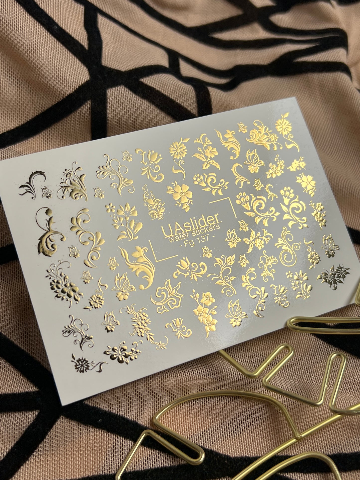 Adesivo de Água para Unhas Fg-137 | Adesivos Deslizantes para Unhas com Ornamentos Florais Dourados | Arte de Unhas Elegante