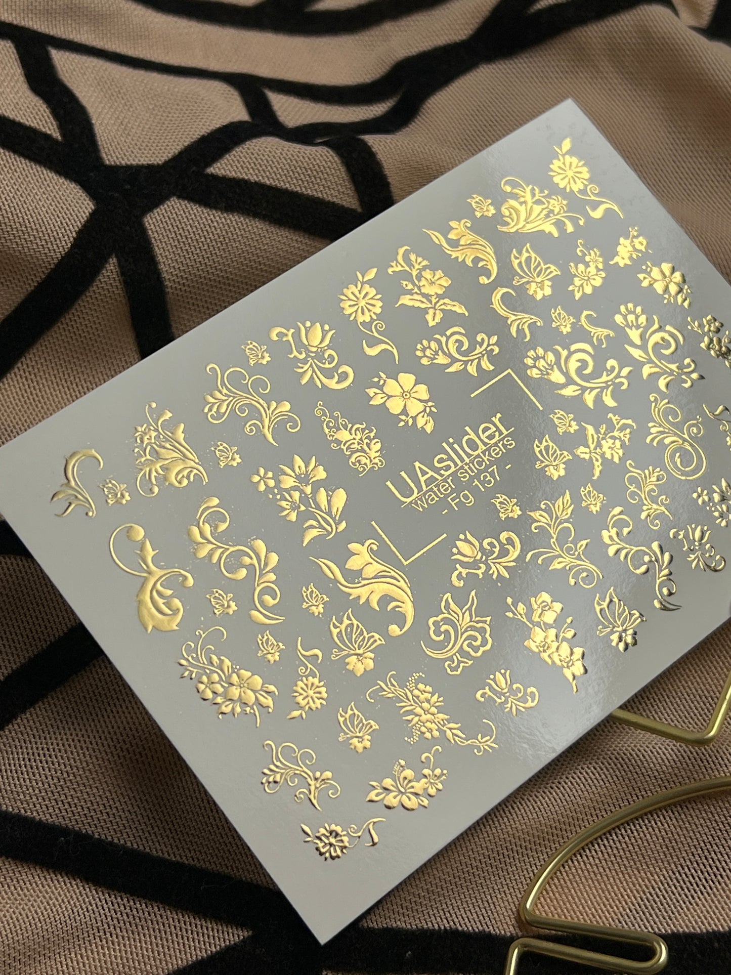 Adesivo de Água para Unhas Fg-137 | Adesivos Deslizantes para Unhas com Ornamentos Florais Dourados | Arte de Unhas Elegante