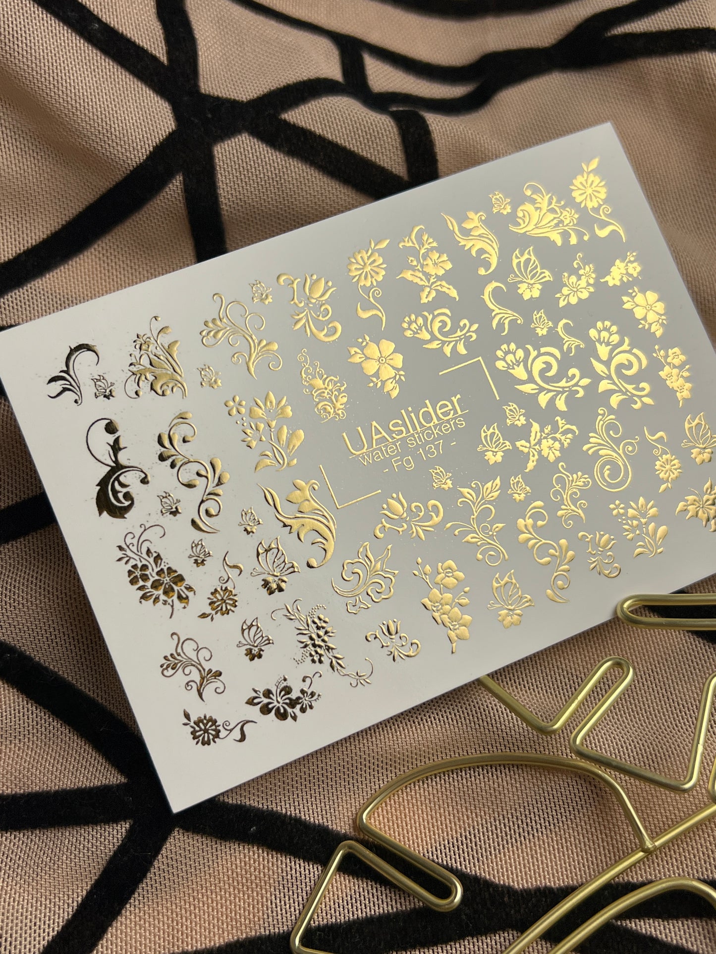 Adesivo de Água para Unhas Fg-137 | Adesivos Deslizantes para Unhas com Ornamentos Florais Dourados | Arte de Unhas Elegante