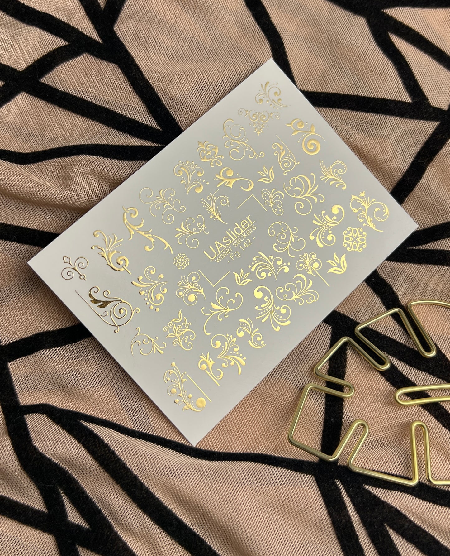 Nagel Wasserabziehbild Fg-142 | Wasserabzieh-Nagelaufkleber mit goldenen Wirbeln und Ornamenten | Elegante Nagelkunst