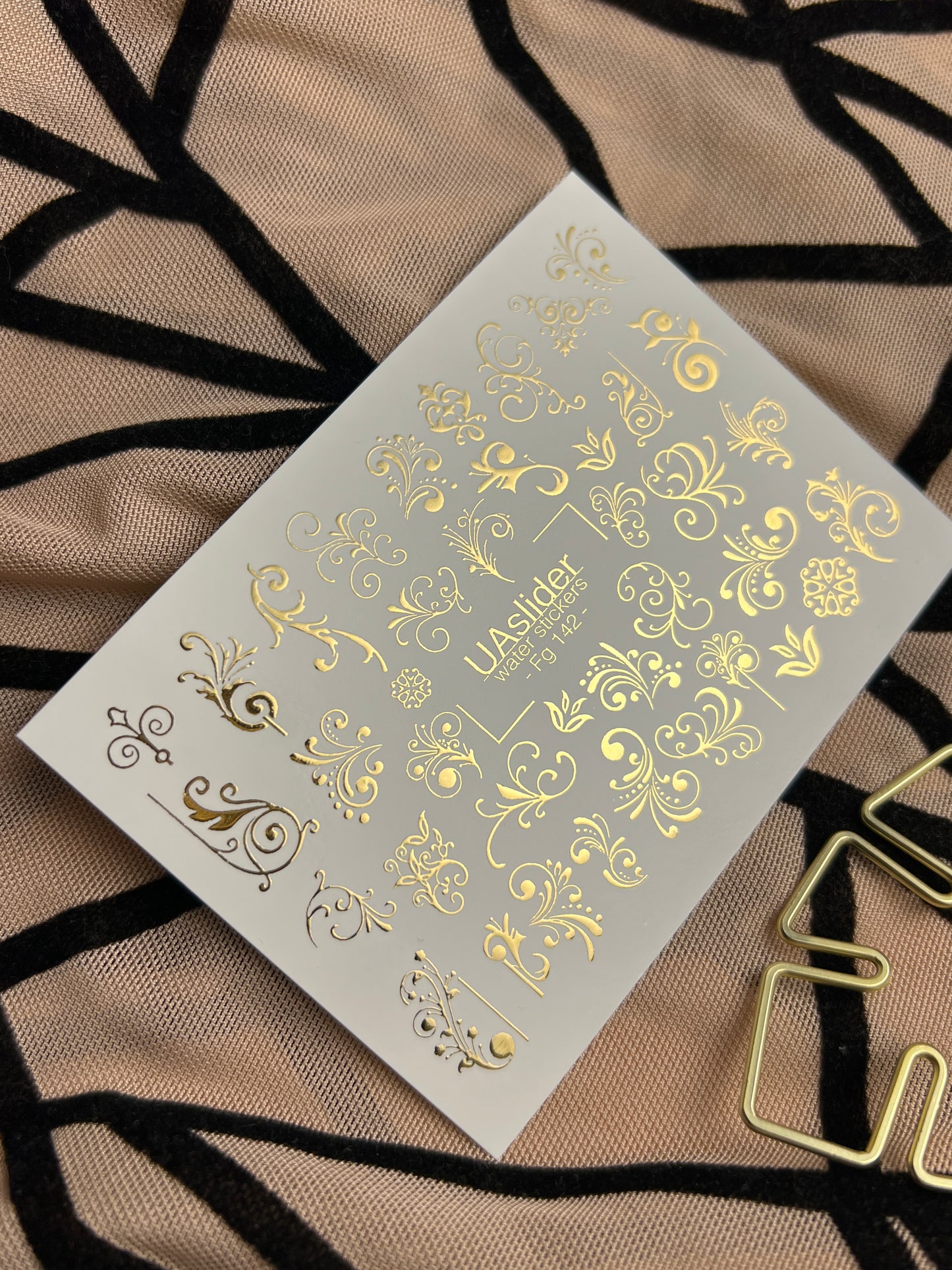 Nagel Wasserabziehbild Fg-142 | Wasserabzieh-Nagelaufkleber mit goldenen Wirbeln und Ornamenten | Elegante Nagelkunst