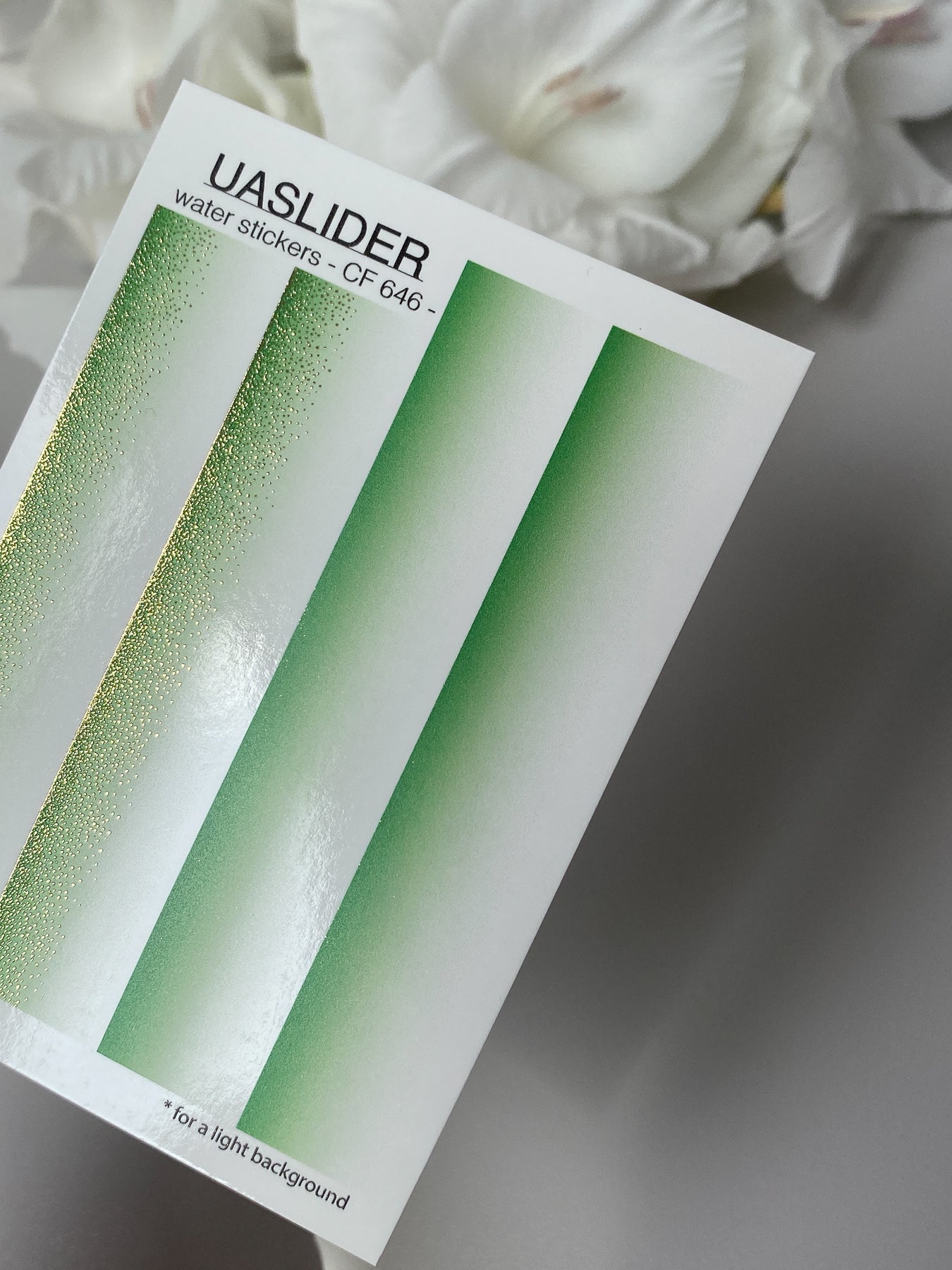 Nagų vandens lipdukas CF-646 | Gradientiniai vandens slankiojantys nagų lipdukai | Žalias ombrė su auksinėmis blizgučiais ilgiems nagams
