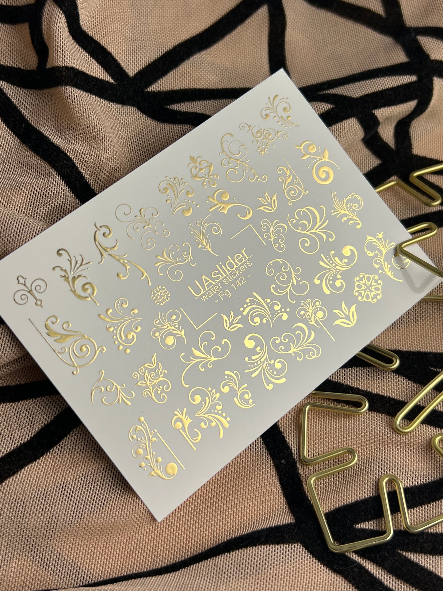 Nagel Wasserabziehbild Fg-142 | Wasserabzieh-Nagelaufkleber mit goldenen Wirbeln und Ornamenten | Elegante Nagelkunst