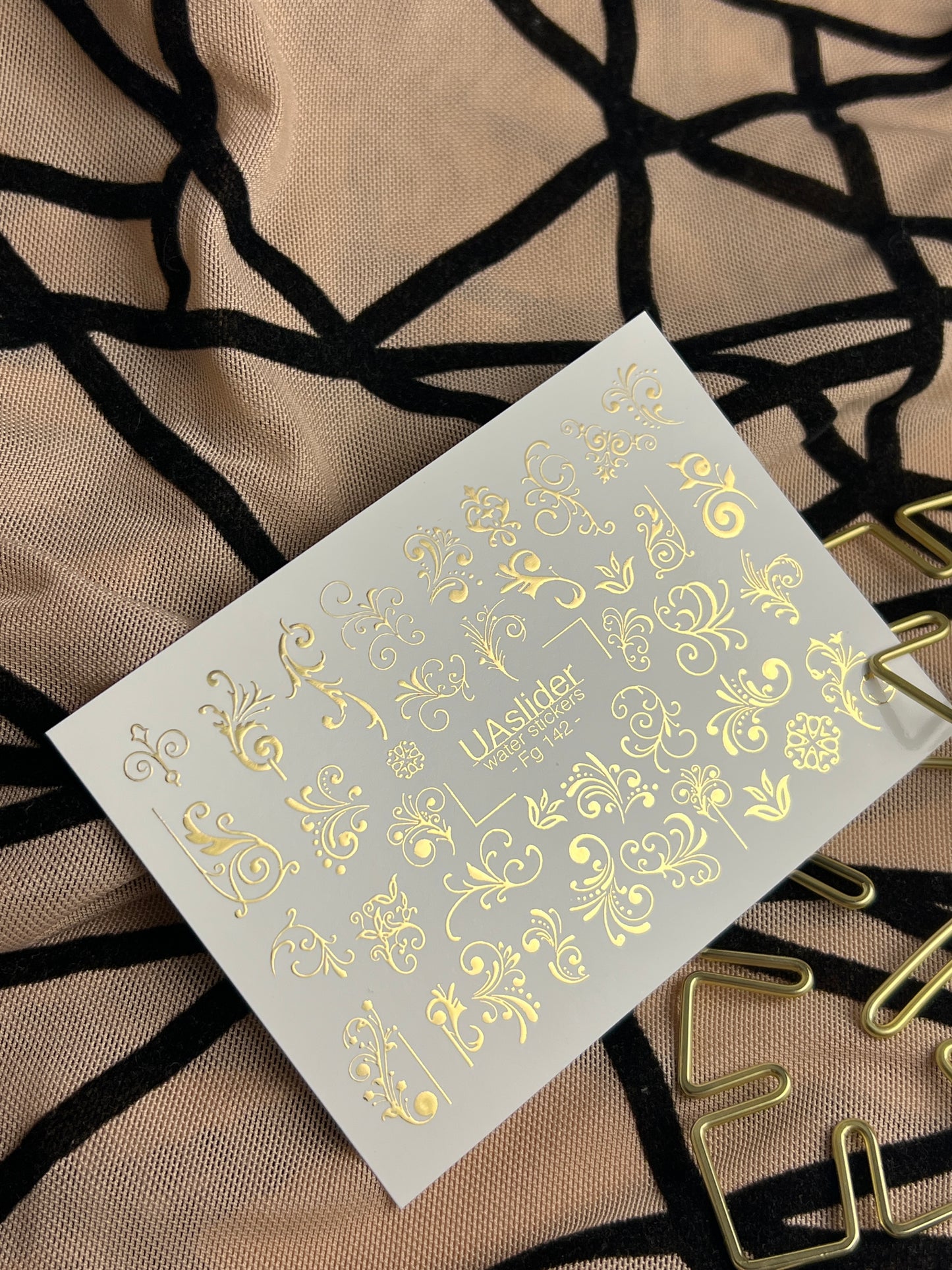 Nagel Wasserabziehbild Fg-142 | Wasserabzieh-Nagelaufkleber mit goldenen Wirbeln und Ornamenten | Elegante Nagelkunst