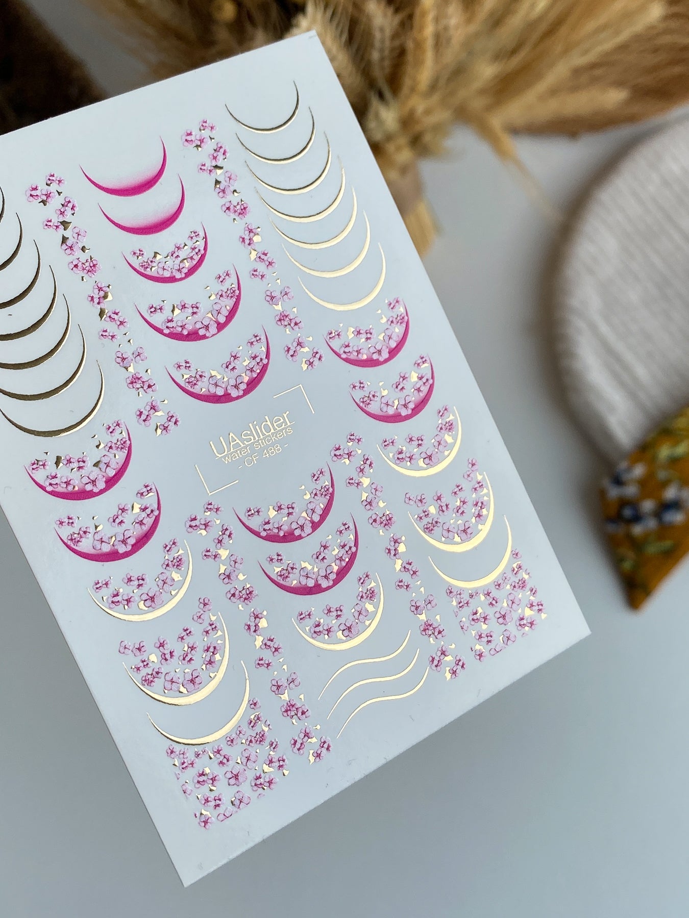 Décalcomanie d'eau pour ongles CF-488 | Décalcomanies d'eau pour ongles Sakura Blossom avec accents dorés | Design floral français