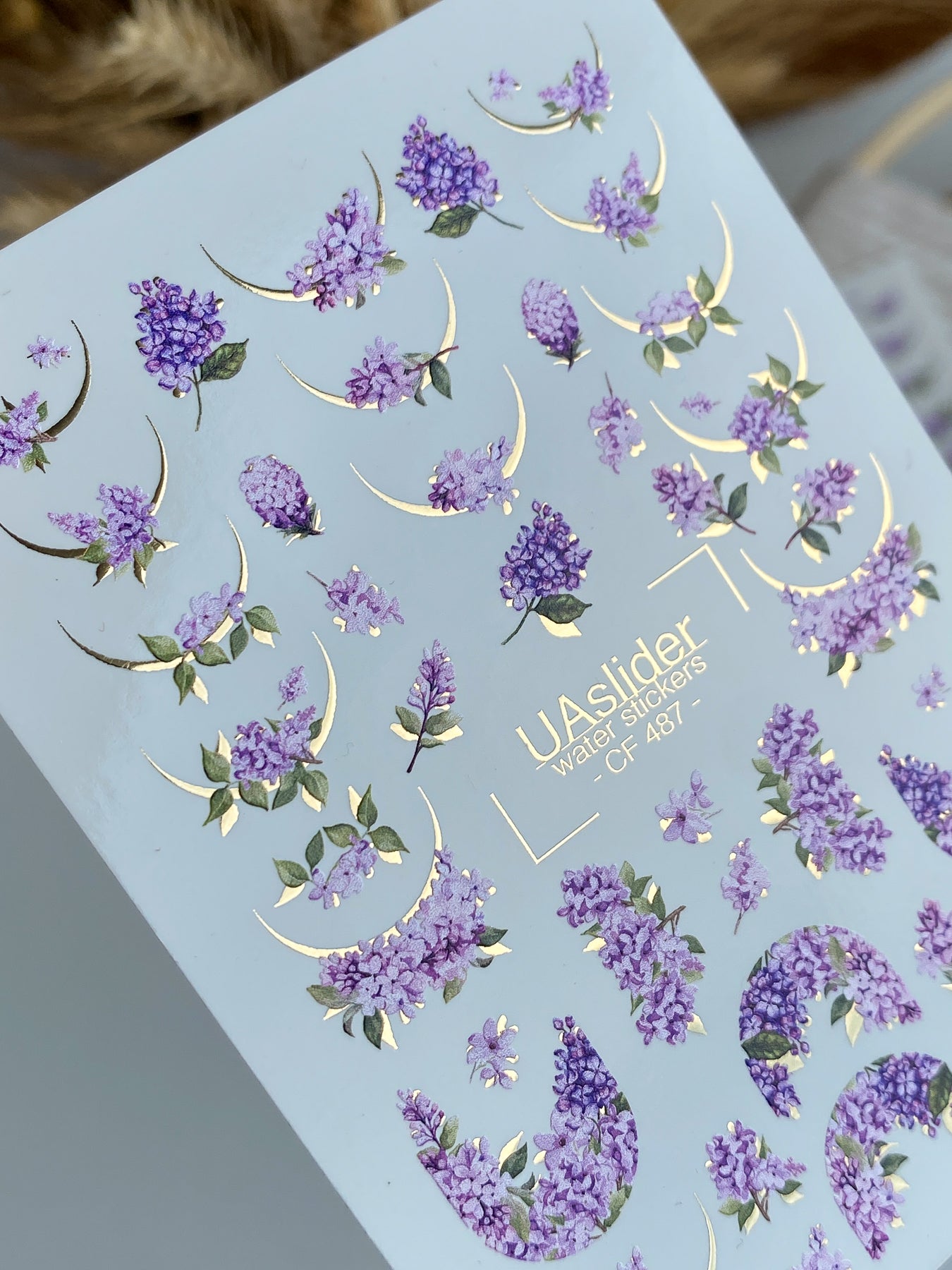 Décalcomanie d'eau pour ongles CF-487 | Décalcomanies d'eau pour ongles Fleur de Lilas avec accents dorés | Design floral