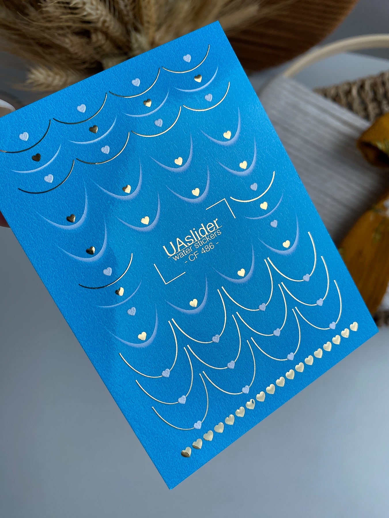 Adesivo de Água para Unhas CF-486 | Adesivos de Água para Unhas Francesas Azuis com Corações Dourados | Design Romântico
