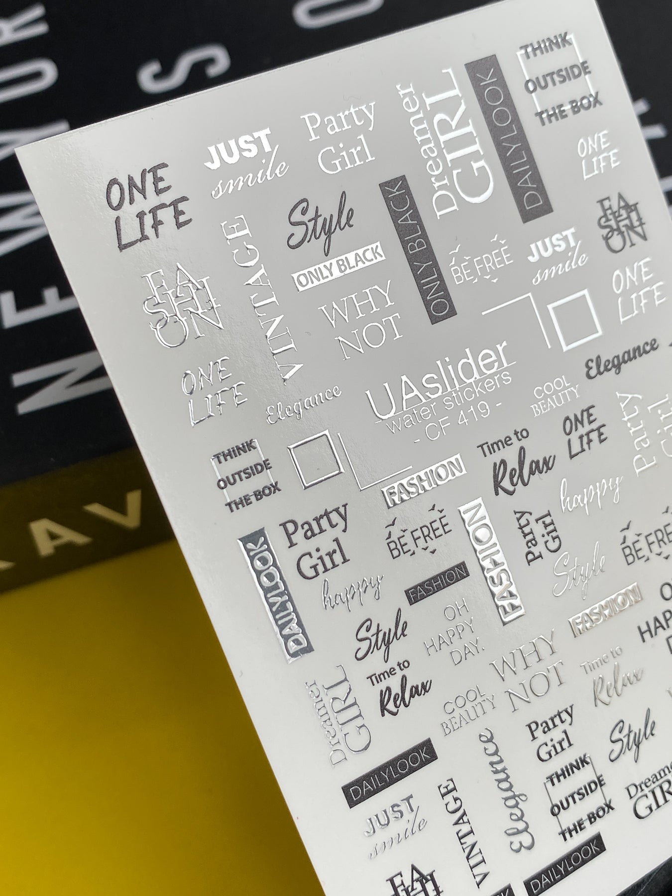 Nagel Wasserabziehbild CF-419 | Mode Zitate Wasserfolien Nagelabziehbilder | Schwarz & Weiß Typografie Nagelkunst