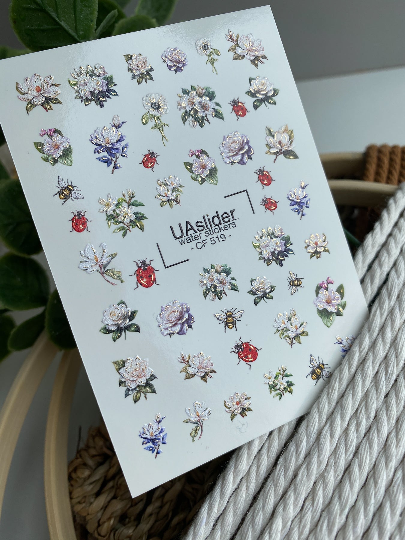 Nagel Wasserabziehbild CF-519 | Wasserabzieh-Nagelaufkleber mit Rosen, Marienkäfern & Bienen | Florale Nagelkunst