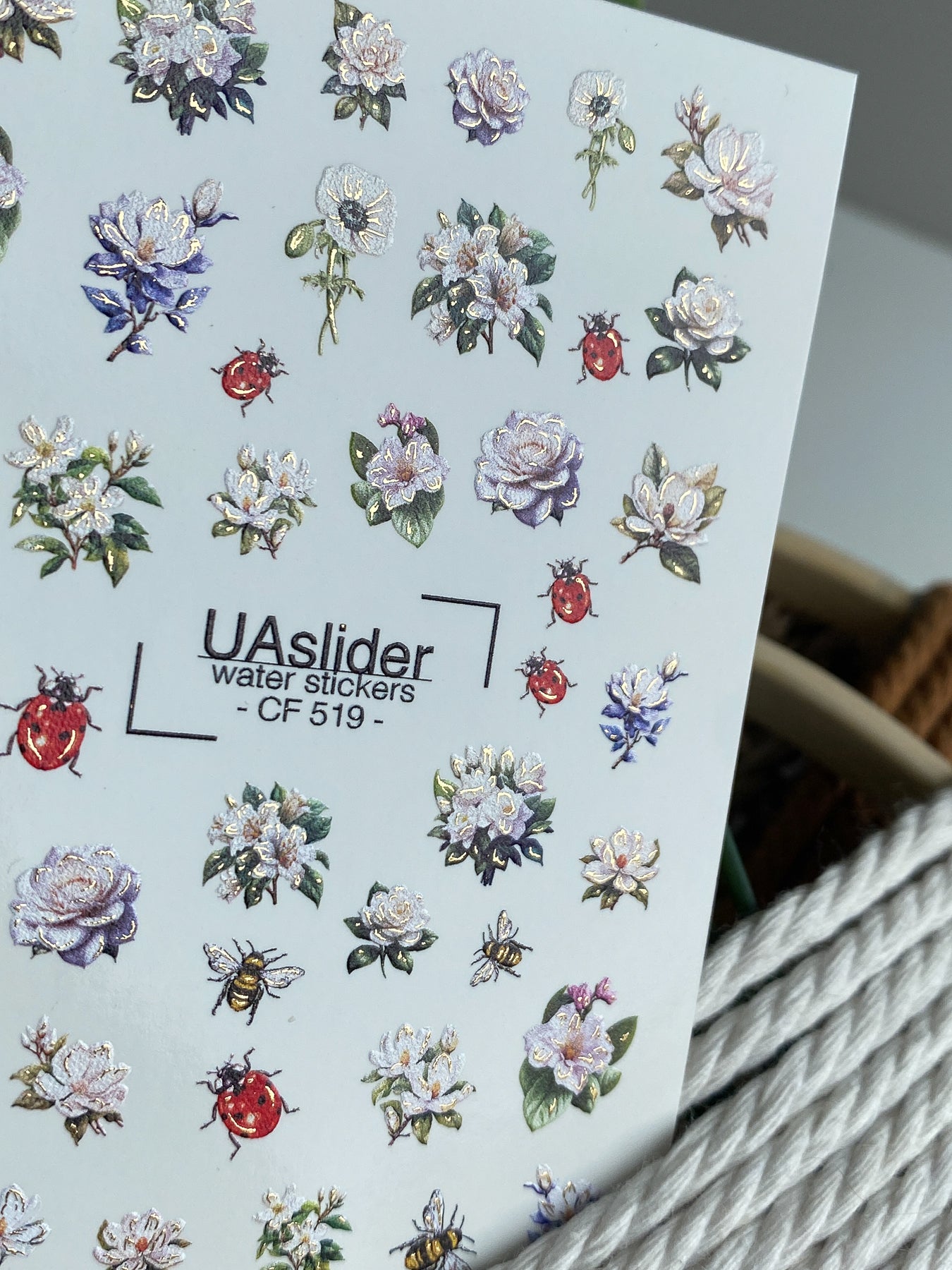 Nagel Wasserabziehbild CF-519 | Wasserabzieh-Nagelaufkleber mit Rosen, Marienkäfern & Bienen | Florale Nagelkunst