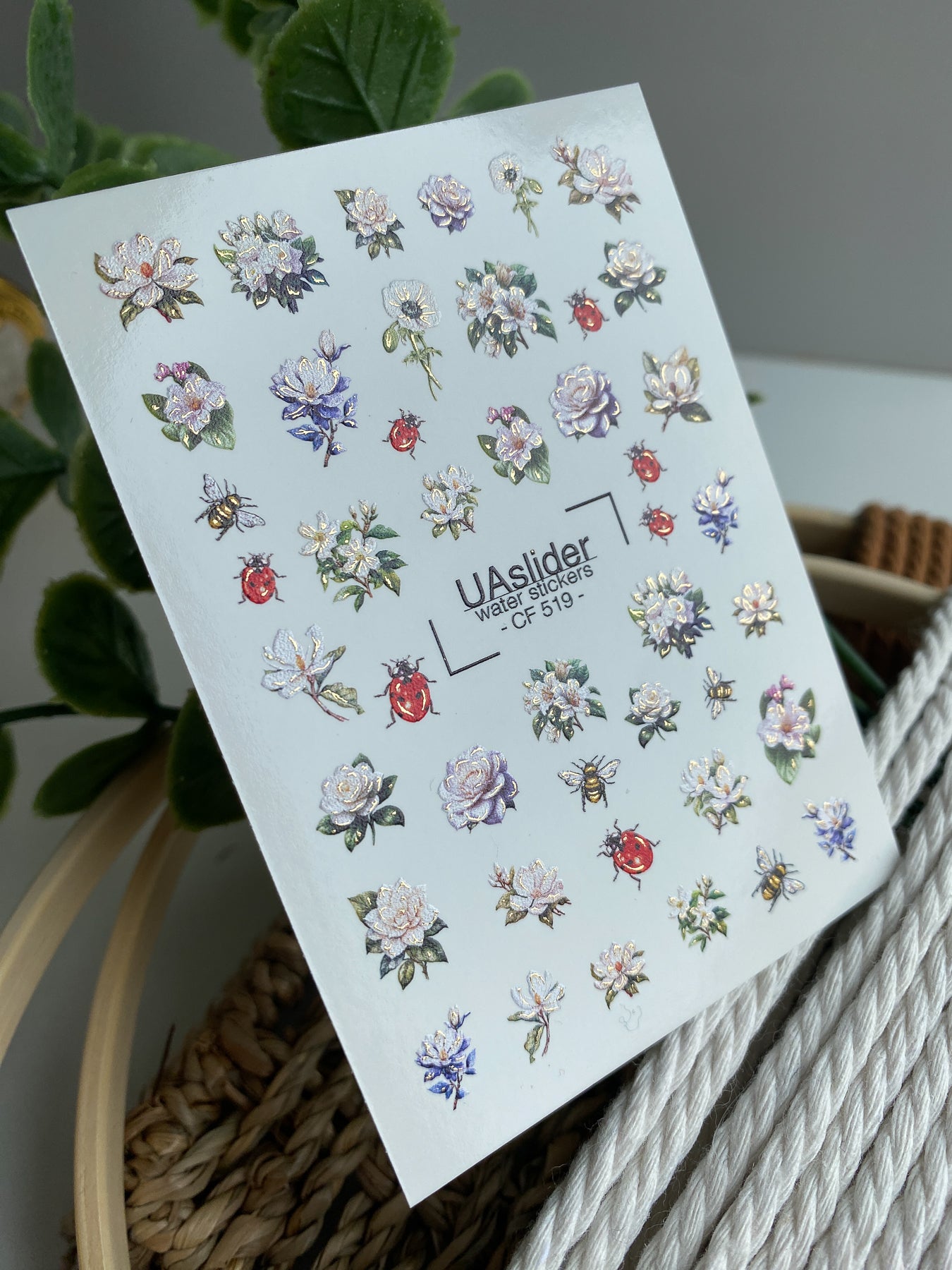 Nagel Wasserabziehbild CF-519 | Wasserabzieh-Nagelaufkleber mit Rosen, Marienkäfern & Bienen | Florale Nagelkunst