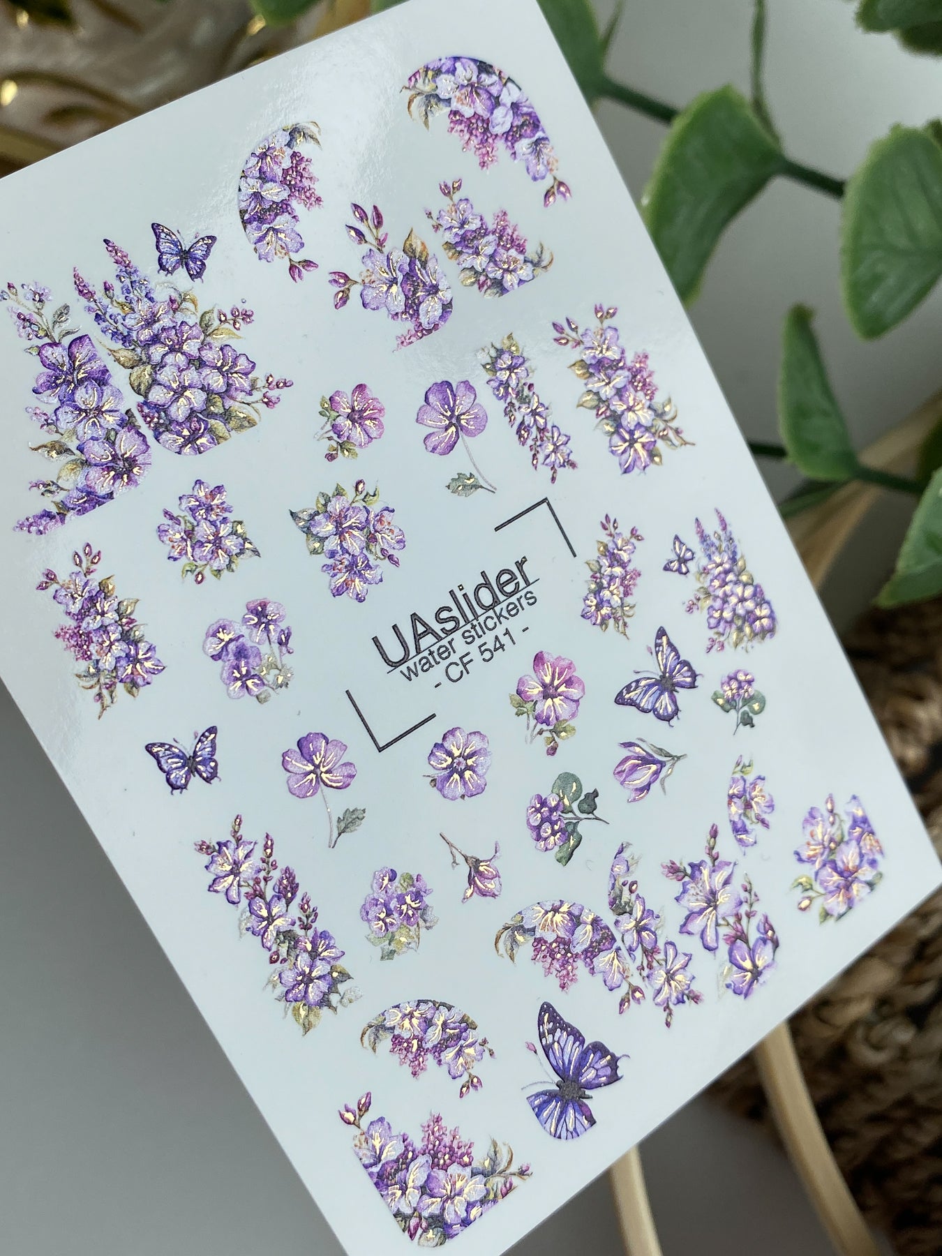 Nagel Wasserabziehbild CF-541 | Wasserabzieh-Nagelbilder mit lila Blumen & Schmetterlingen | Elegante florale Nagelkunst