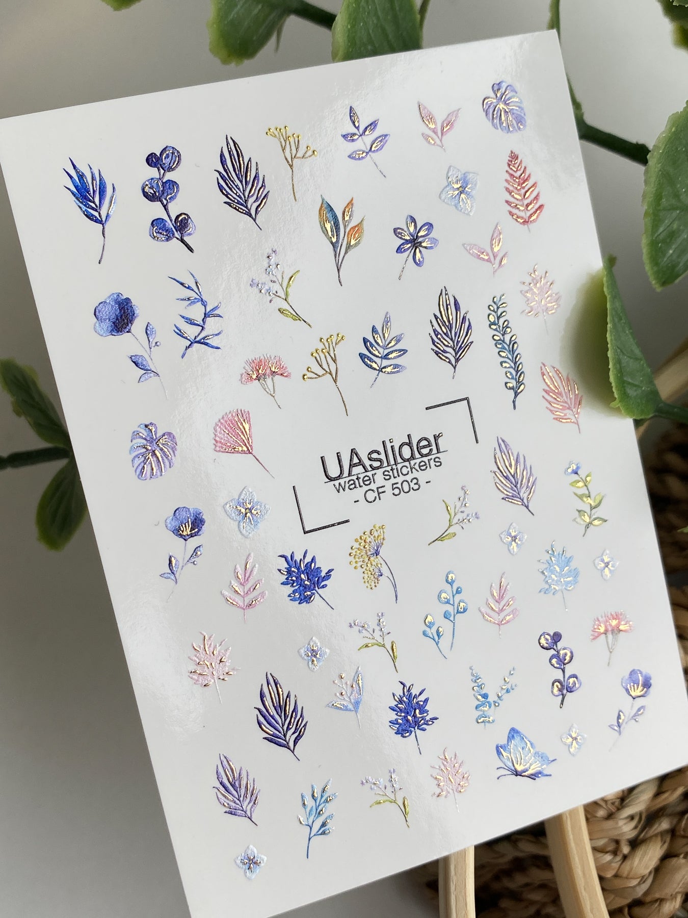Nagel Wasserabziehbild CF-503 | Wasserfolien Nagelabziehbilder mit blauen Blumen & botanischen Blättern | Minimalistische florale Nagelkunst