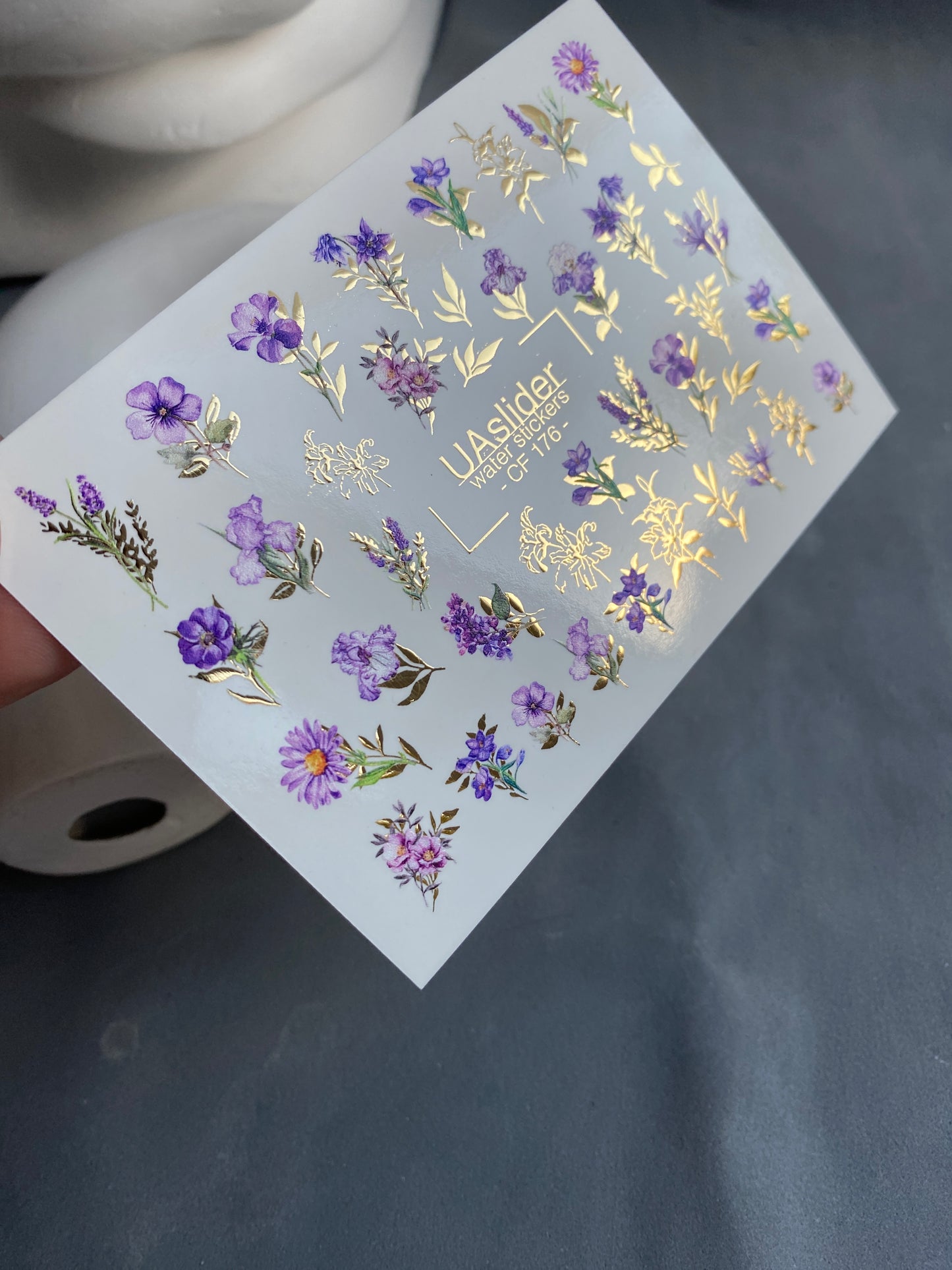 Nagel-Wasserabziehbild CF-176 | Lila Wildblumen Nagel-Wasserabziehbilder | Elegante Sträuße mit goldenen Akzenten UA Titel