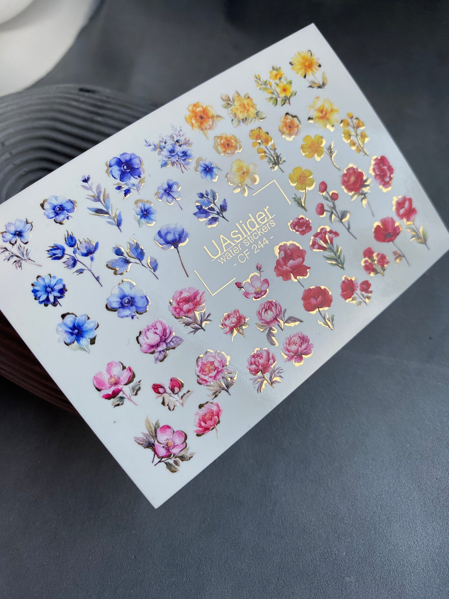 Nagel Wasserabziehbild CF-244 | Bunte Florale Wasserfolien Nagelabziehbilder | Rote, Blaue & Gelbe Blumen mit Gold