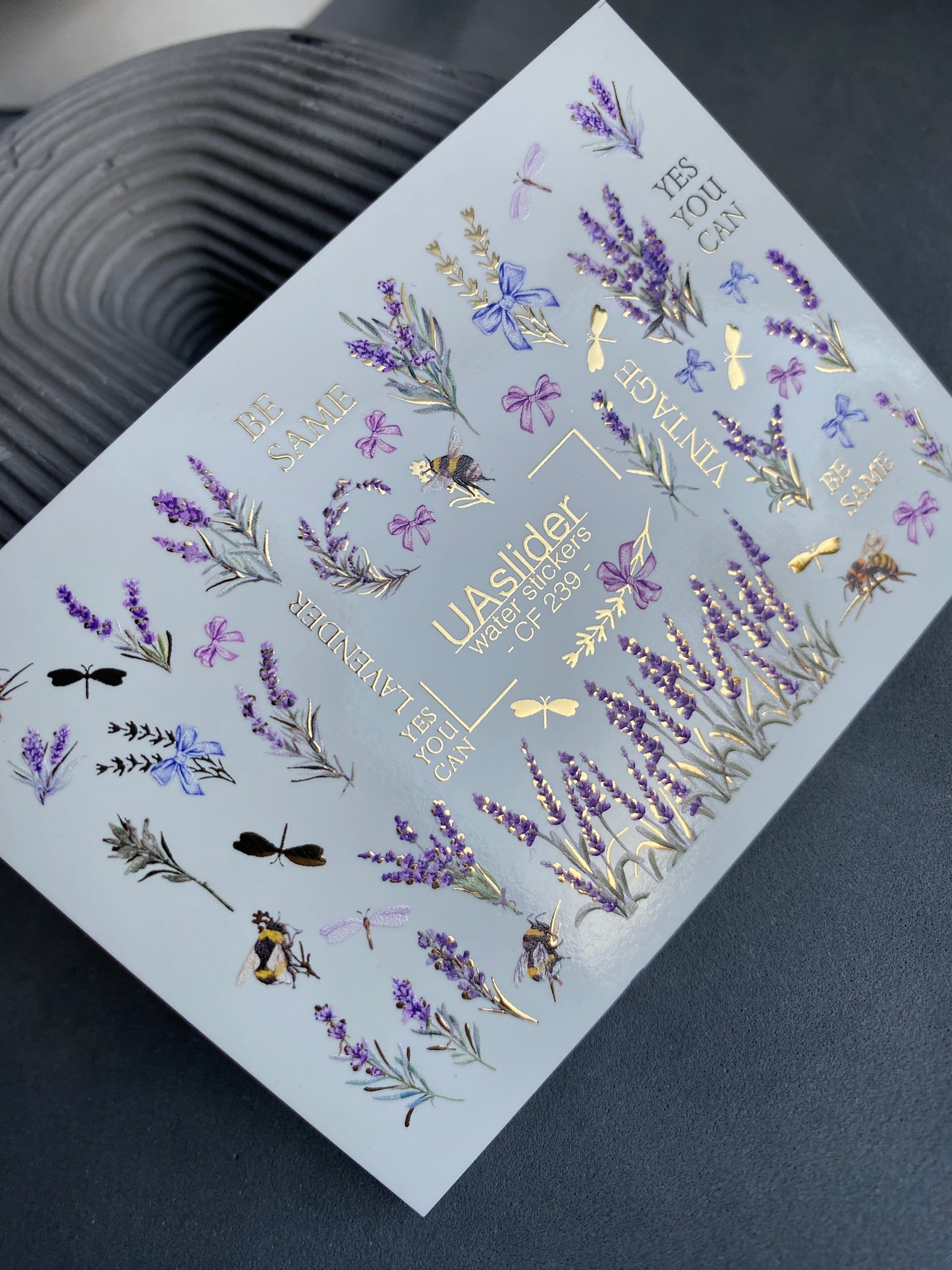 Nagel Wasserabziehbild CF-239 | Lavendel Wasser-Schiebefolie Nagelabziehbilder | Blumenmuster mit Bienen & Gold Details