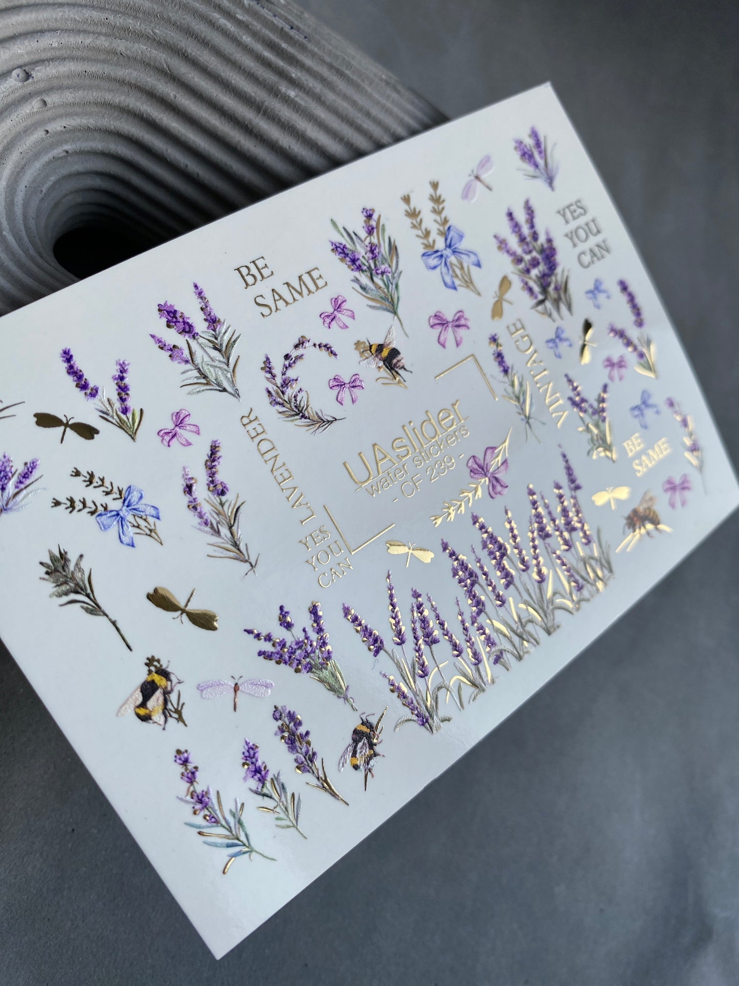 Nagel Wasserabziehbild CF-239 | Lavendel Wasser-Schiebefolie Nagelabziehbilder | Blumenmuster mit Bienen & Gold Details