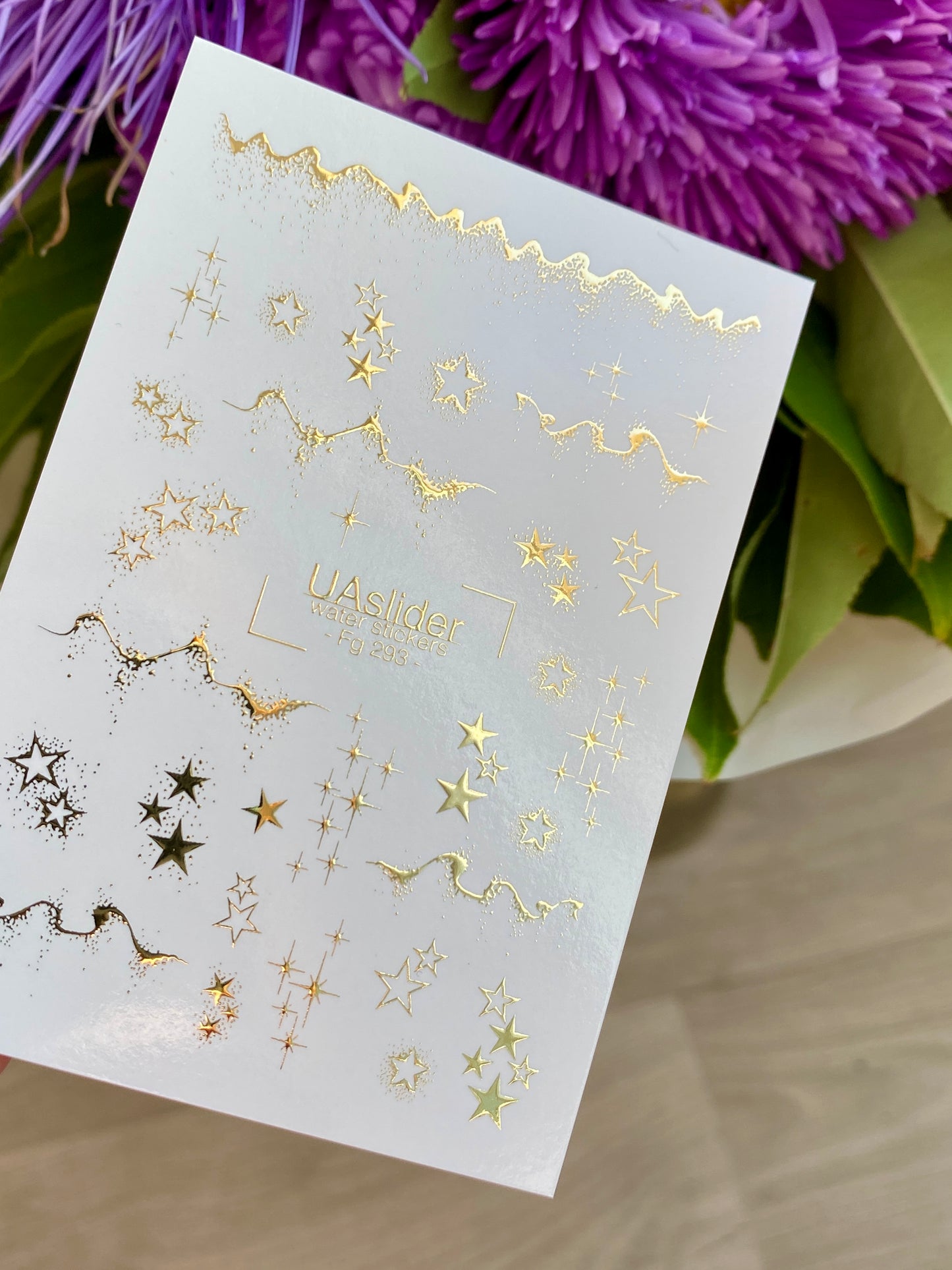 Nagel-Wasserabziehbild Fg-293 | Wasserabzieh-Nagelaufkleber mit goldenen Sternen | Elegantes sternenübersätes Design