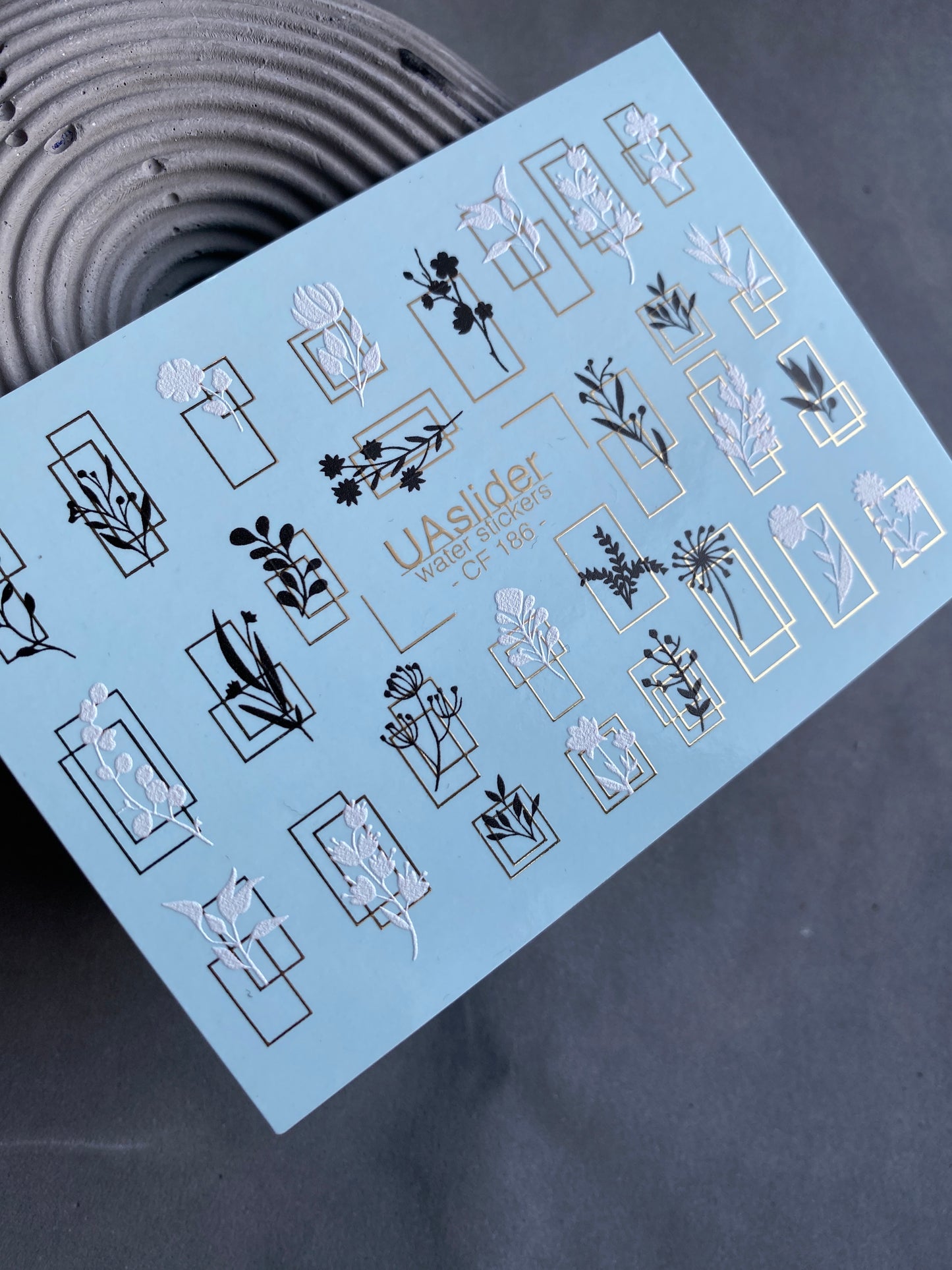 Nagel-Wasser-Transfer CF-186 | Nagel-Wasser-Transfers | Minimalistische botanische Silhouetten mit goldenen Rahmen