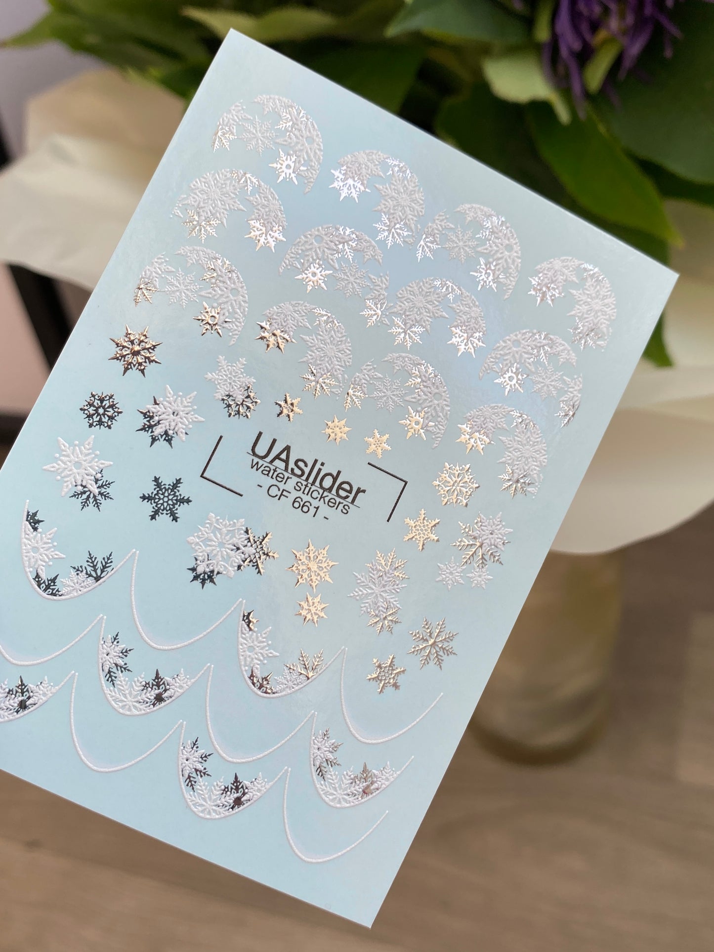 Calcomanía de agua para uñas CF-661 | Calcomanías deslizantes para uñas con copos de nieve plateados | Puntas francesas de invierno