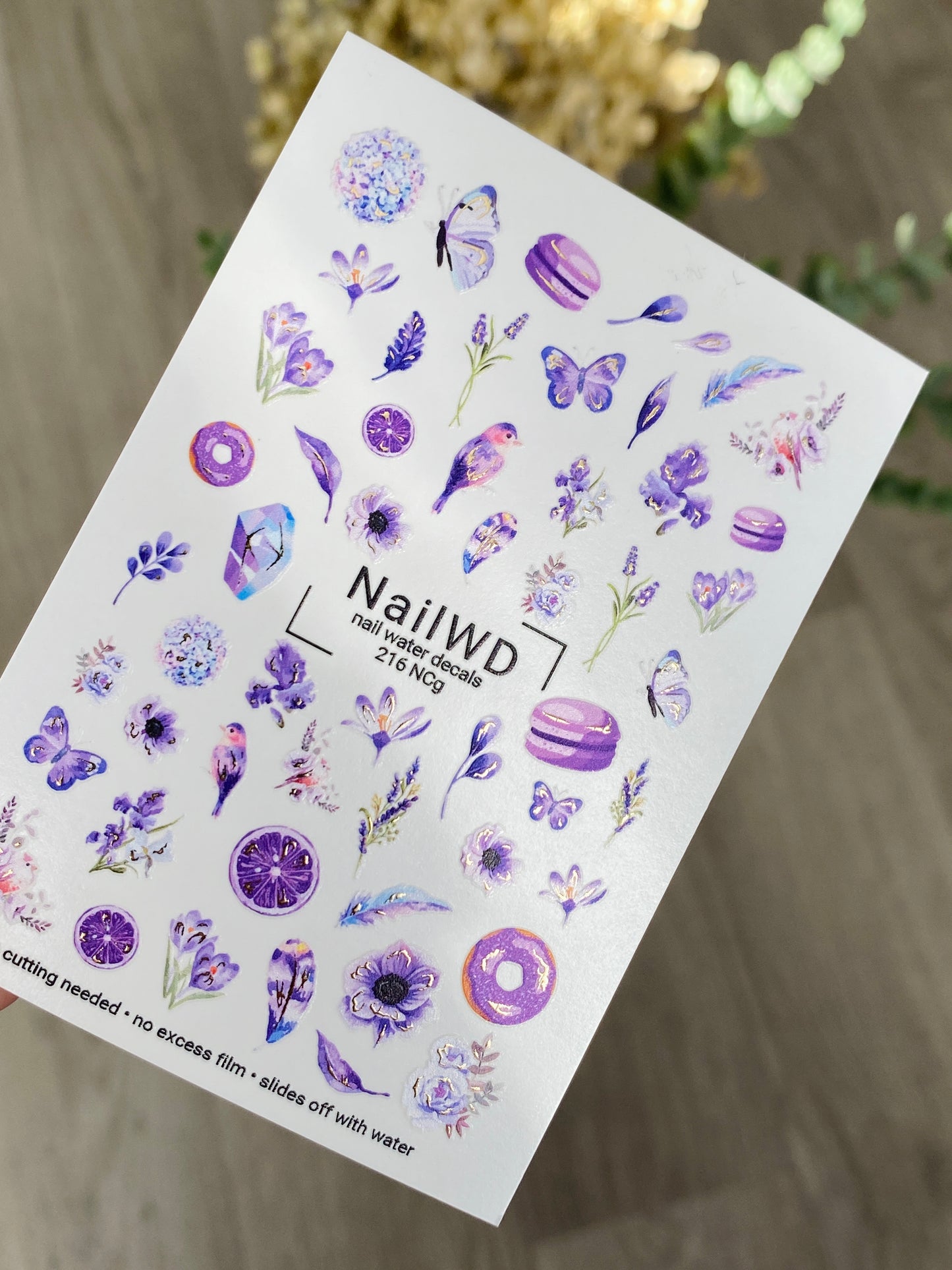 Calcomanía de agua para uñas 216 Nail WD | Calcomanías deslizantes para uñas con elementos de lavanda | Mezcla floral y de mariposas moradas