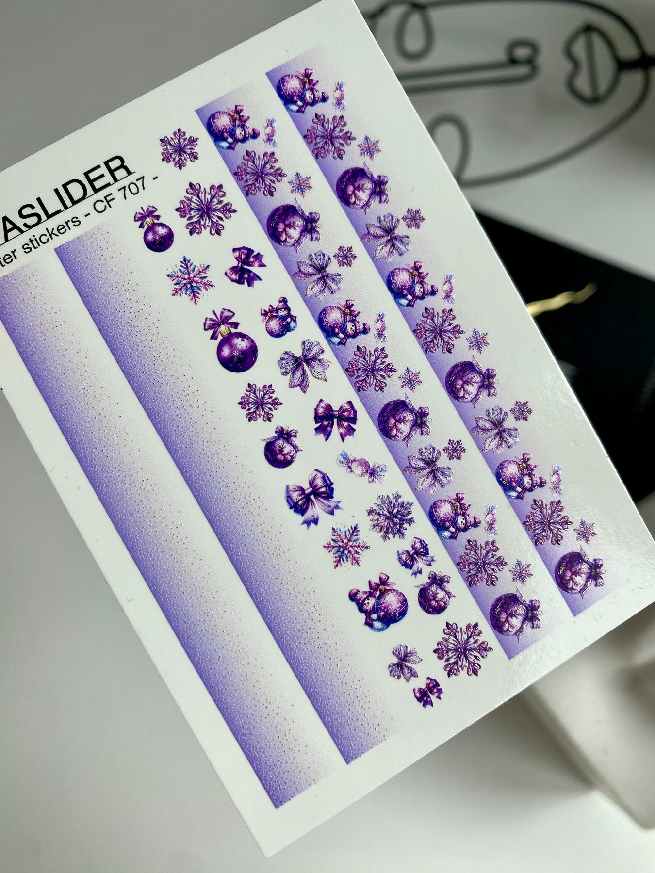 Nagel Wasserabziehbild CF-707 | Weihnachts Wasserfolien Nagelabziehbilder | Lila Verlauf mit Ornamenten und Schneeflocken