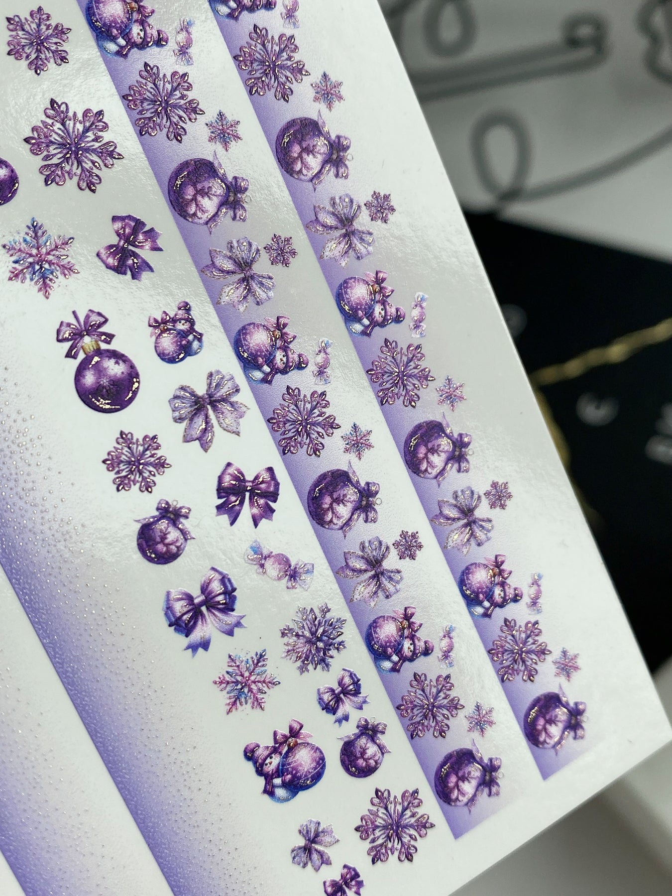 Nagel Wasserabziehbild CF-707 | Weihnachts Wasserfolien Nagelabziehbilder | Lila Verlauf mit Ornamenten und Schneeflocken