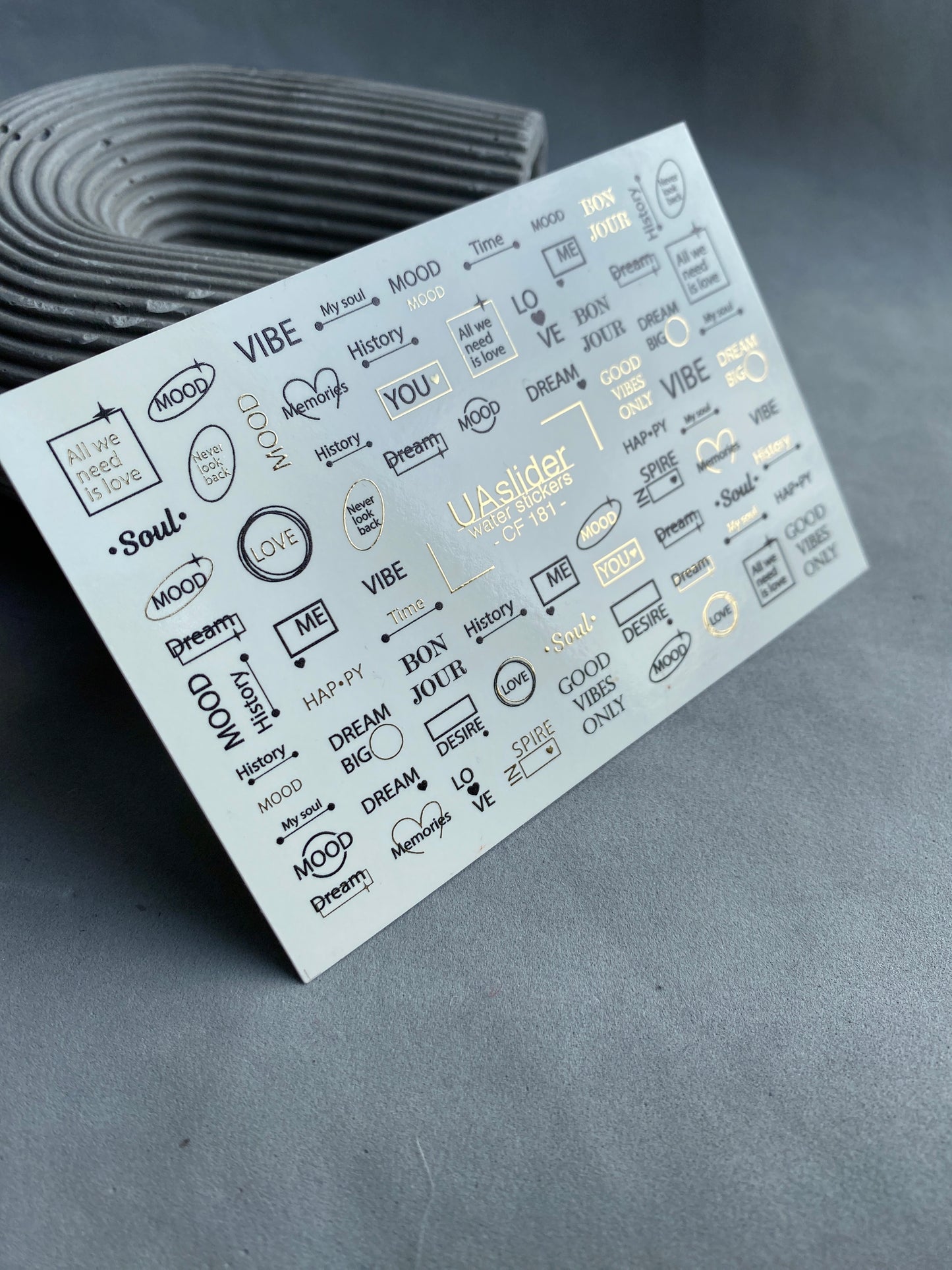 Nagel Wasserabziehbild CF-181 | Minimalistische Nagel Wasserabziehbilder | Typografie & Zitate in Schwarz und Gold