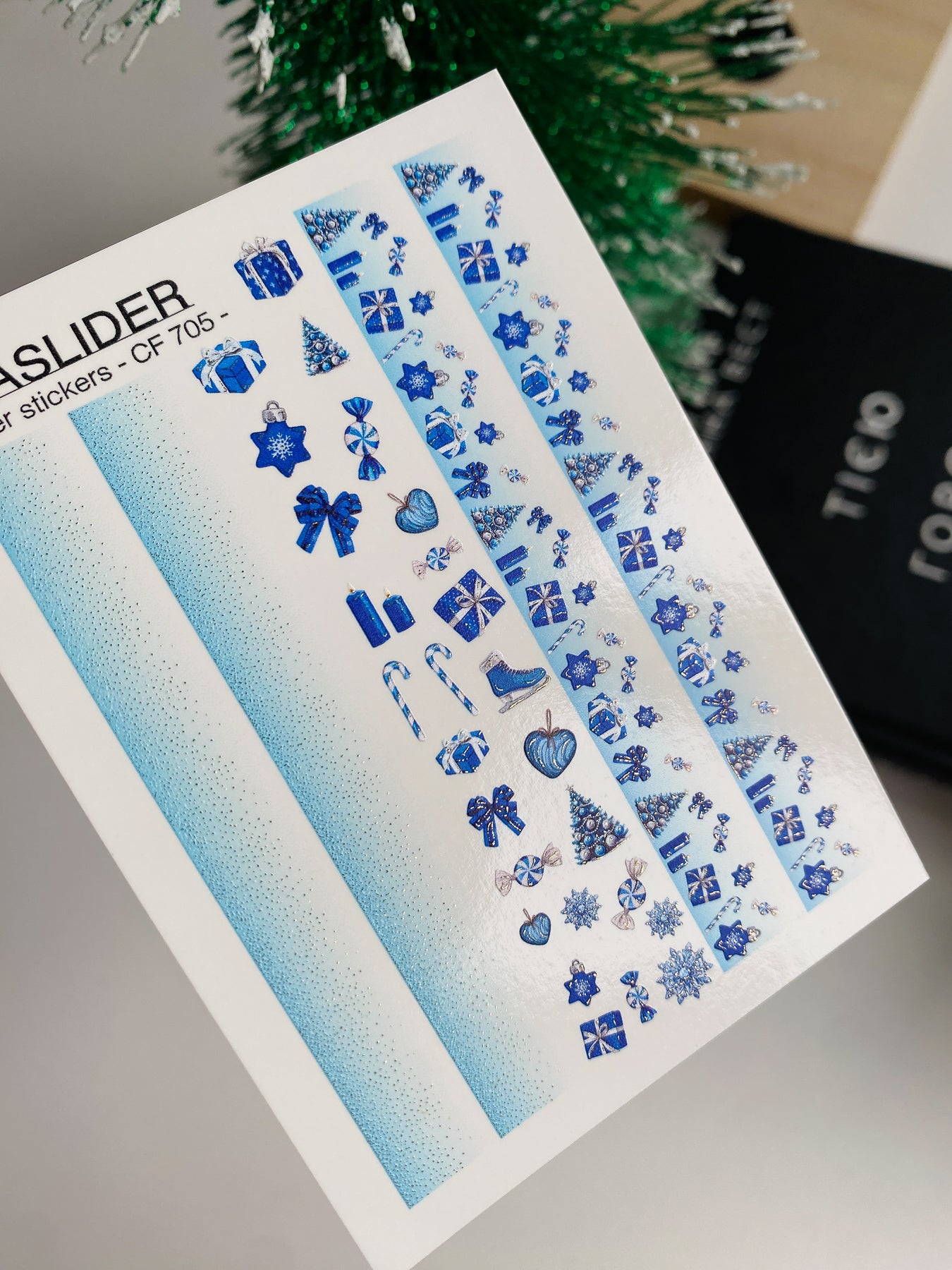 Nagel Wasserabziehbild CF-705 | Weihnachts Wasserfolien Nagelabziehbilder | Blaues Farbverlauf und Feiertagsornamente