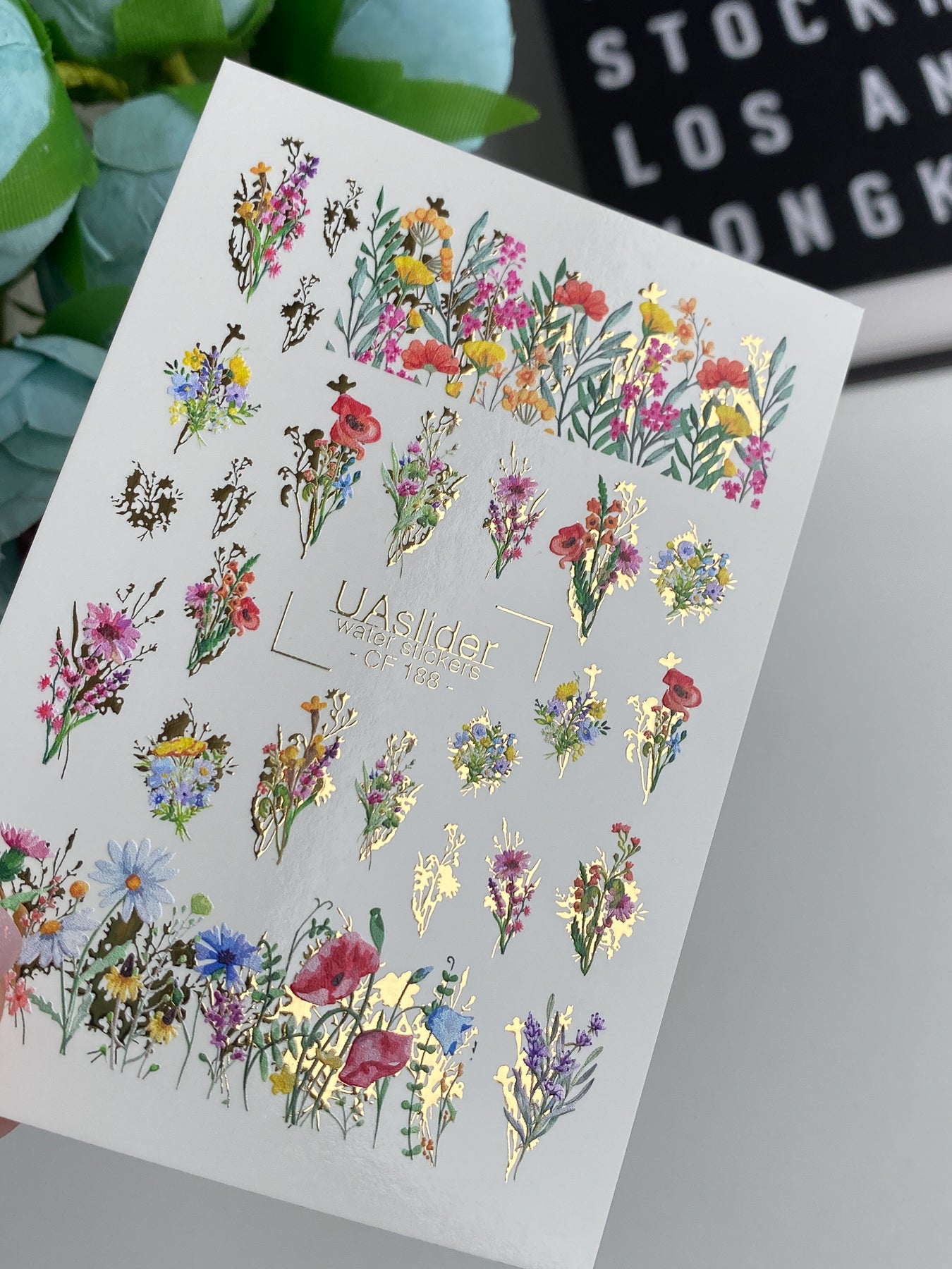 Nagel Wasserabziehbild CF-188 | Nagel Wasserabziehbilder | Wildblumensträuße mit goldenen Akzenten