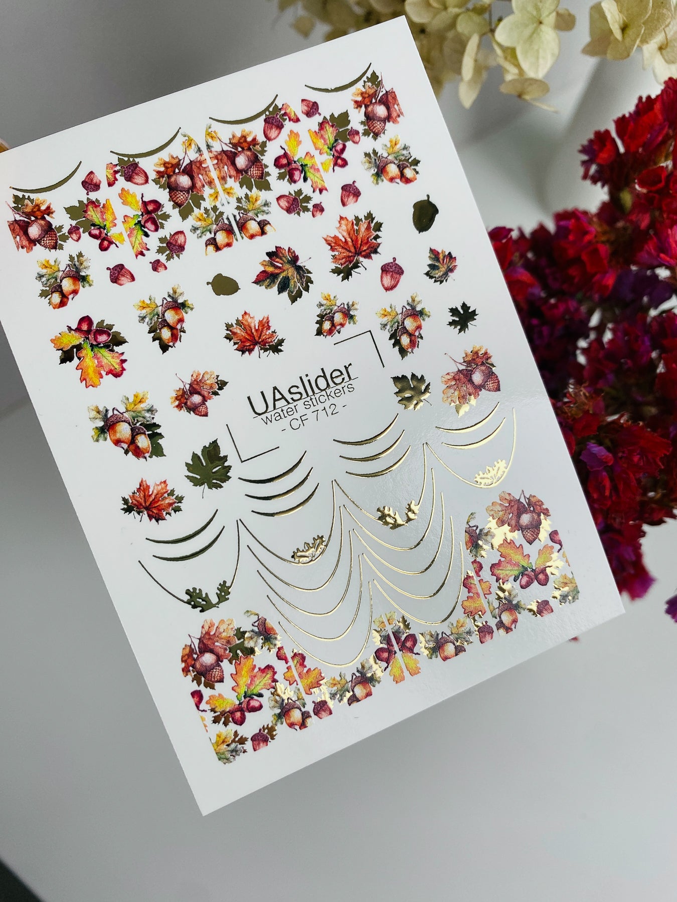 Nagel-Wasserabziehbild CF-712 | Wasserabzieh-Nagelaufkleber | Herbstblätter und Eicheln mit goldenen Akzenten