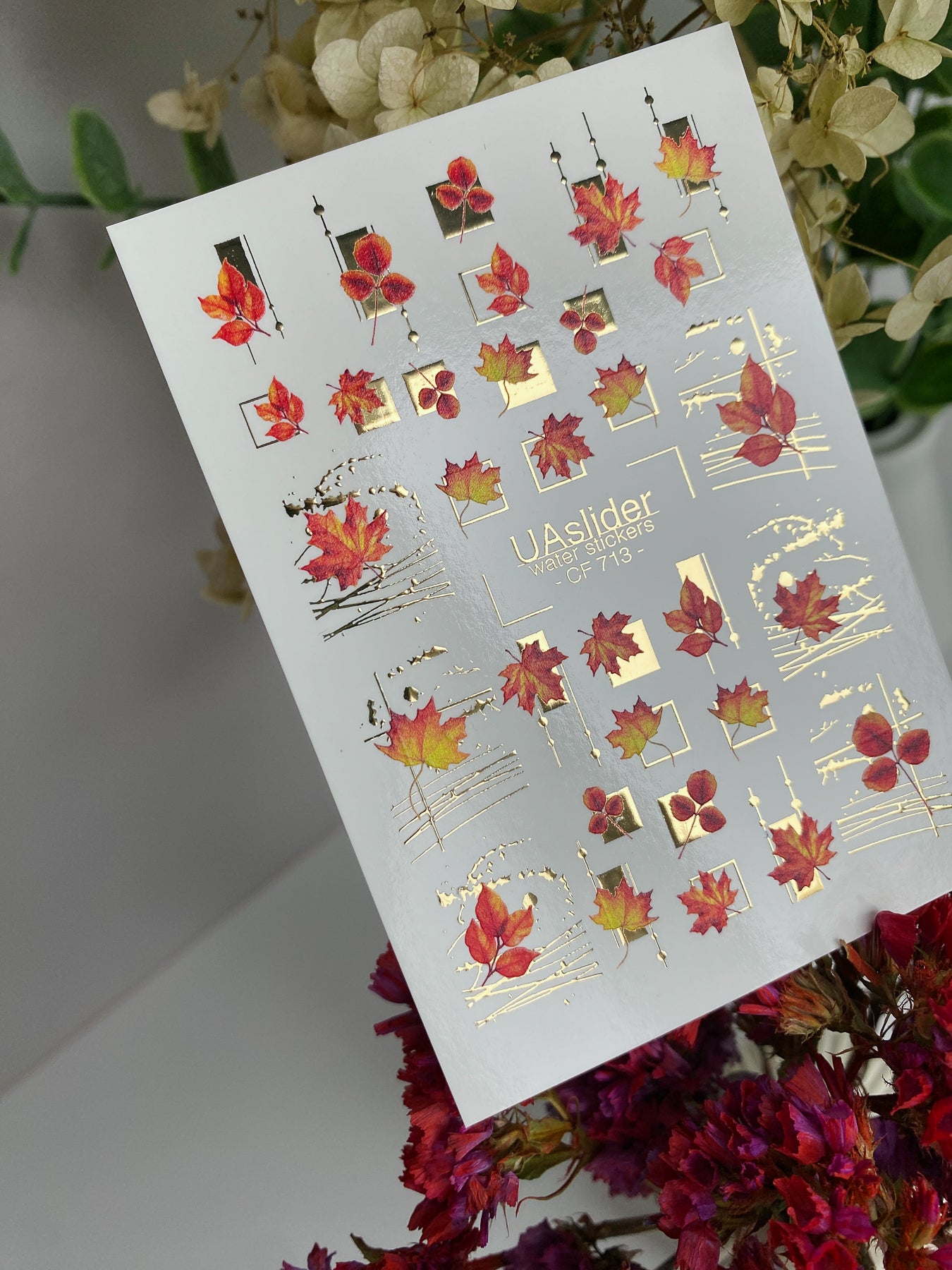 Nagel Wasserabziehbild CF-713 | Wasserfolien Nagelabziehbilder | Herbst Ahornblätter mit goldenen geometrischen Akzenten